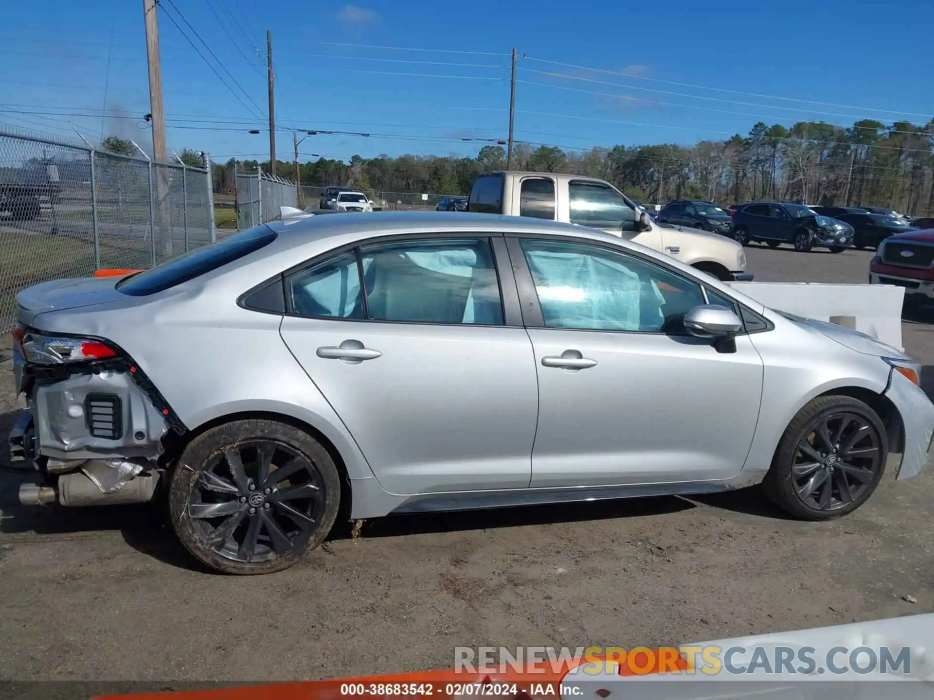 13 Photograph of a damaged car 5YFS4MCE3PP151829 TOYOTA COROLLA 2023