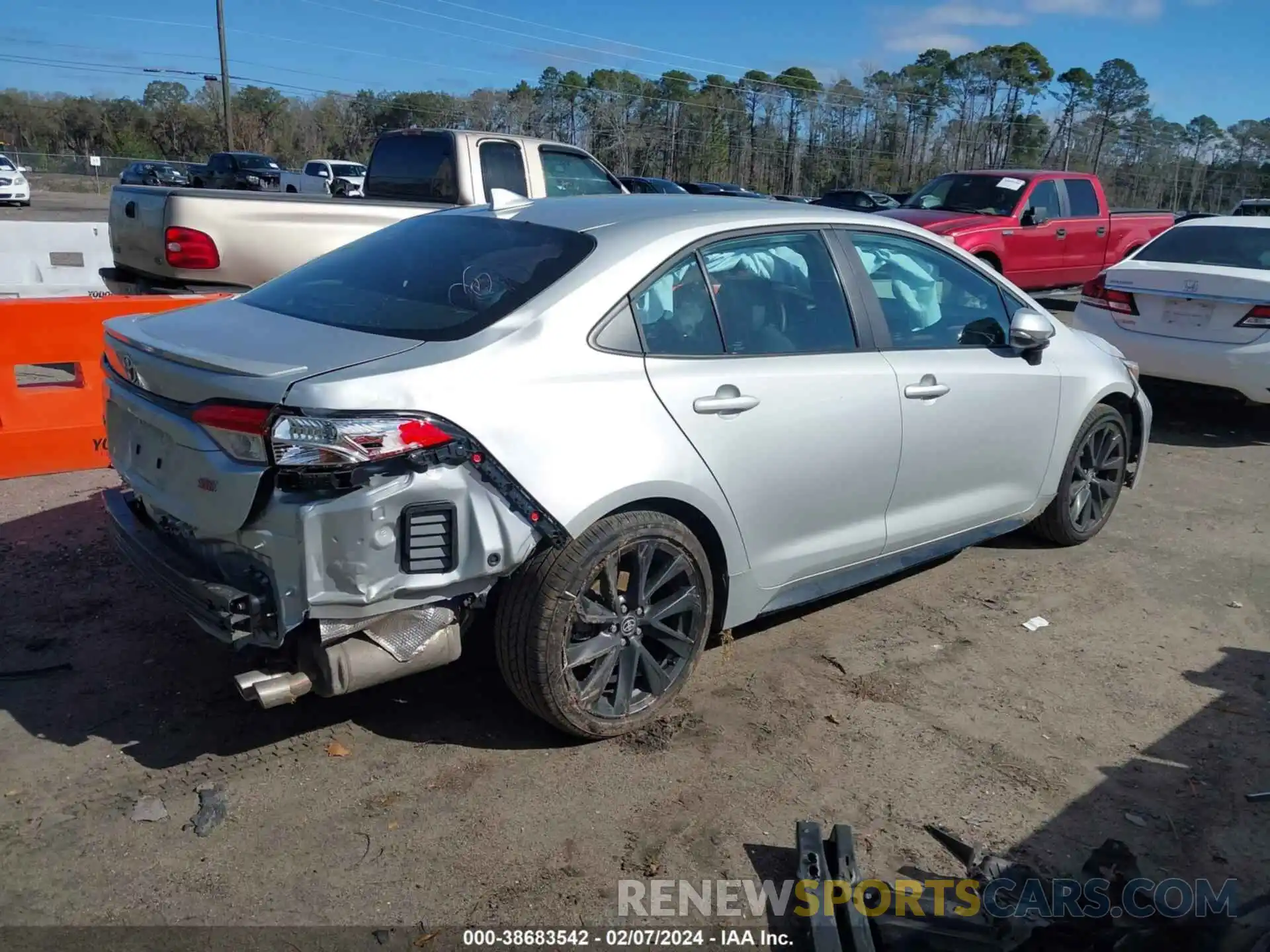 4 Photograph of a damaged car 5YFS4MCE3PP151829 TOYOTA COROLLA 2023