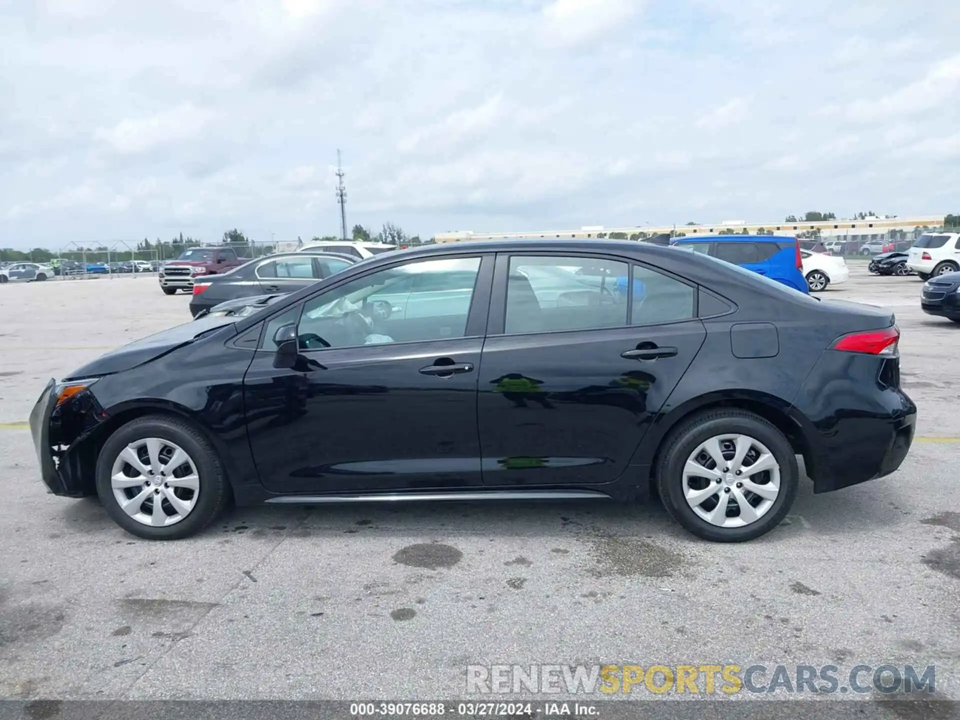 15 Photograph of a damaged car 5YFB4MDE1RP137977 TOYOTA COROLLA 2024