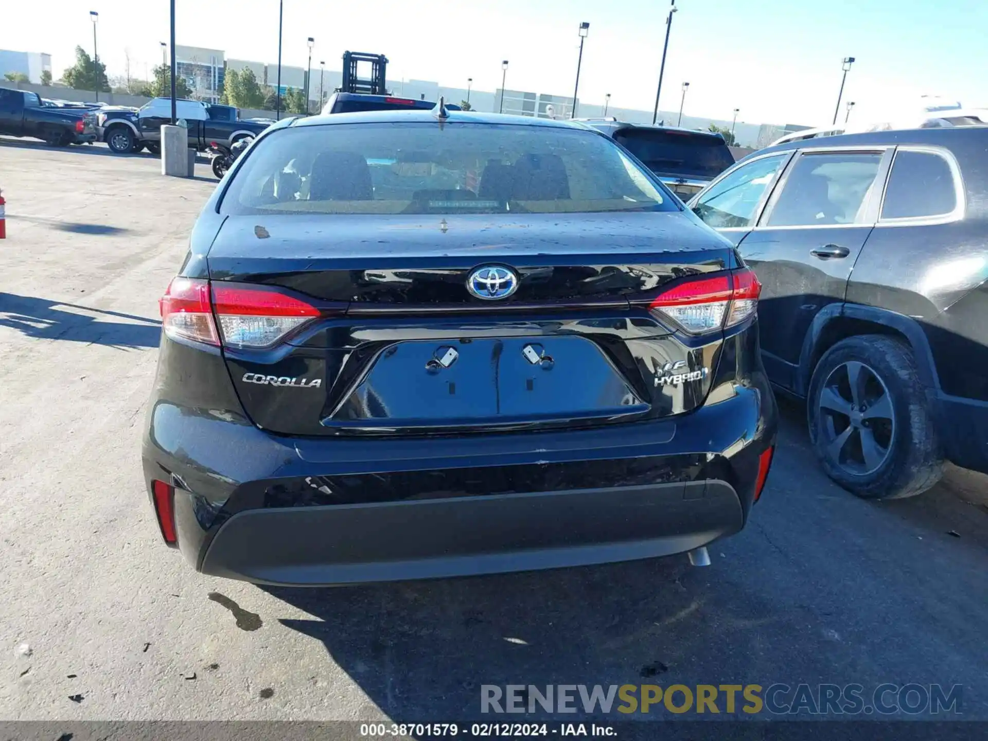 17 Photograph of a damaged car JTDBCMFE6R3039231 TOYOTA COROLLA 2024