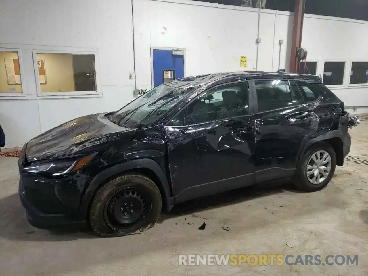 1 Photograph of a damaged car 7MUAAABG1NV013688 TOYOTA COROLLA CR 2022