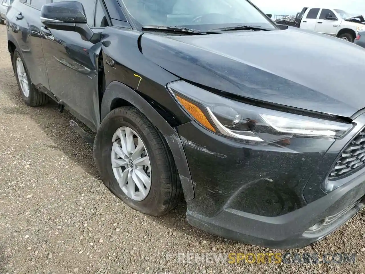 9 Photograph of a damaged car 7MUBAAAG0NV012036 TOYOTA COROLLA CR 2022