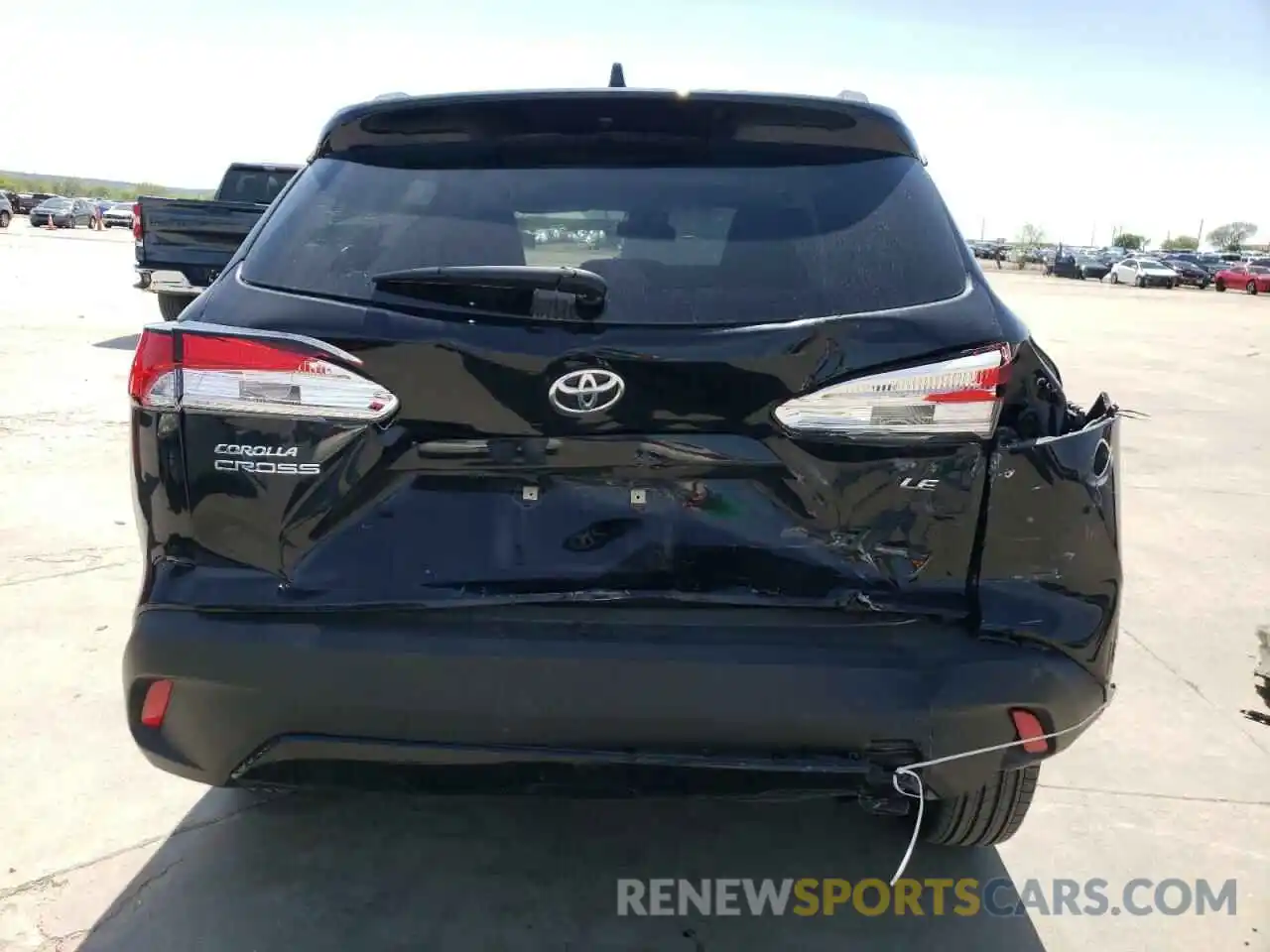 6 Photograph of a damaged car 7MUBAAAG1NV019559 TOYOTA COROLLA CR 2022