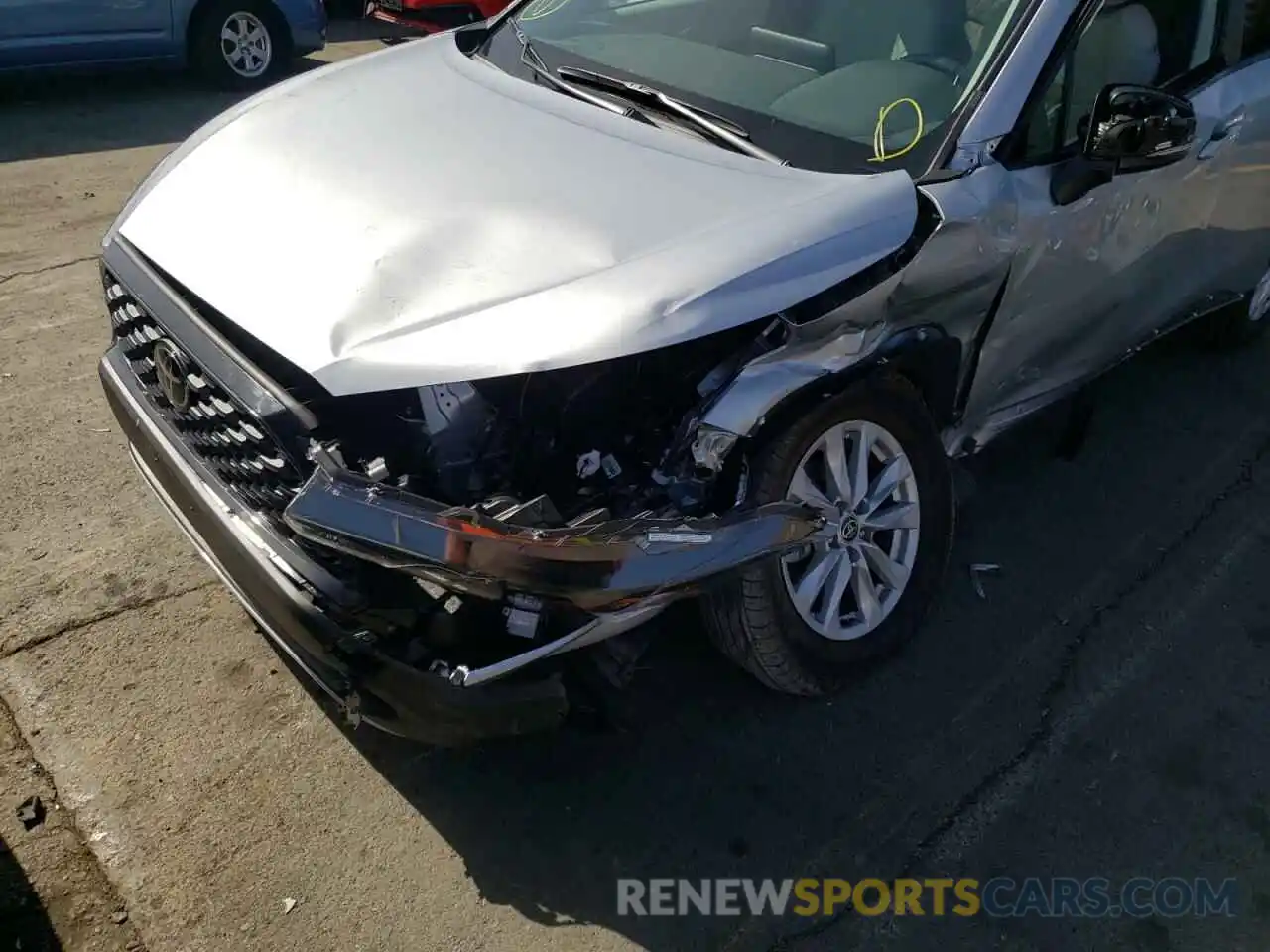 9 Photograph of a damaged car 7MUCAAAG3NV001598 TOYOTA COROLLA CR 2022