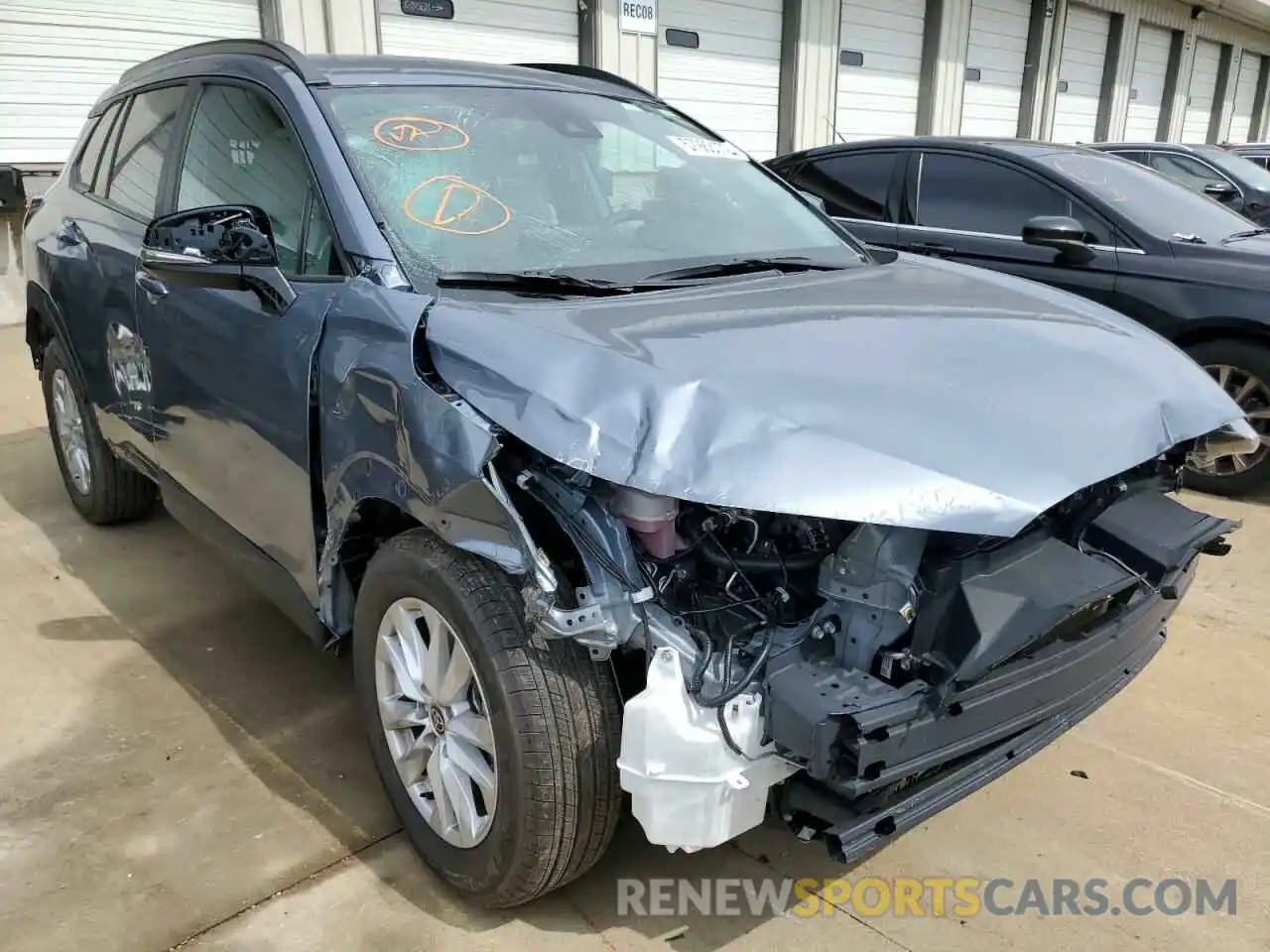 1 Photograph of a damaged car 7MUCAAAG3NV015601 TOYOTA COROLLA CR 2022