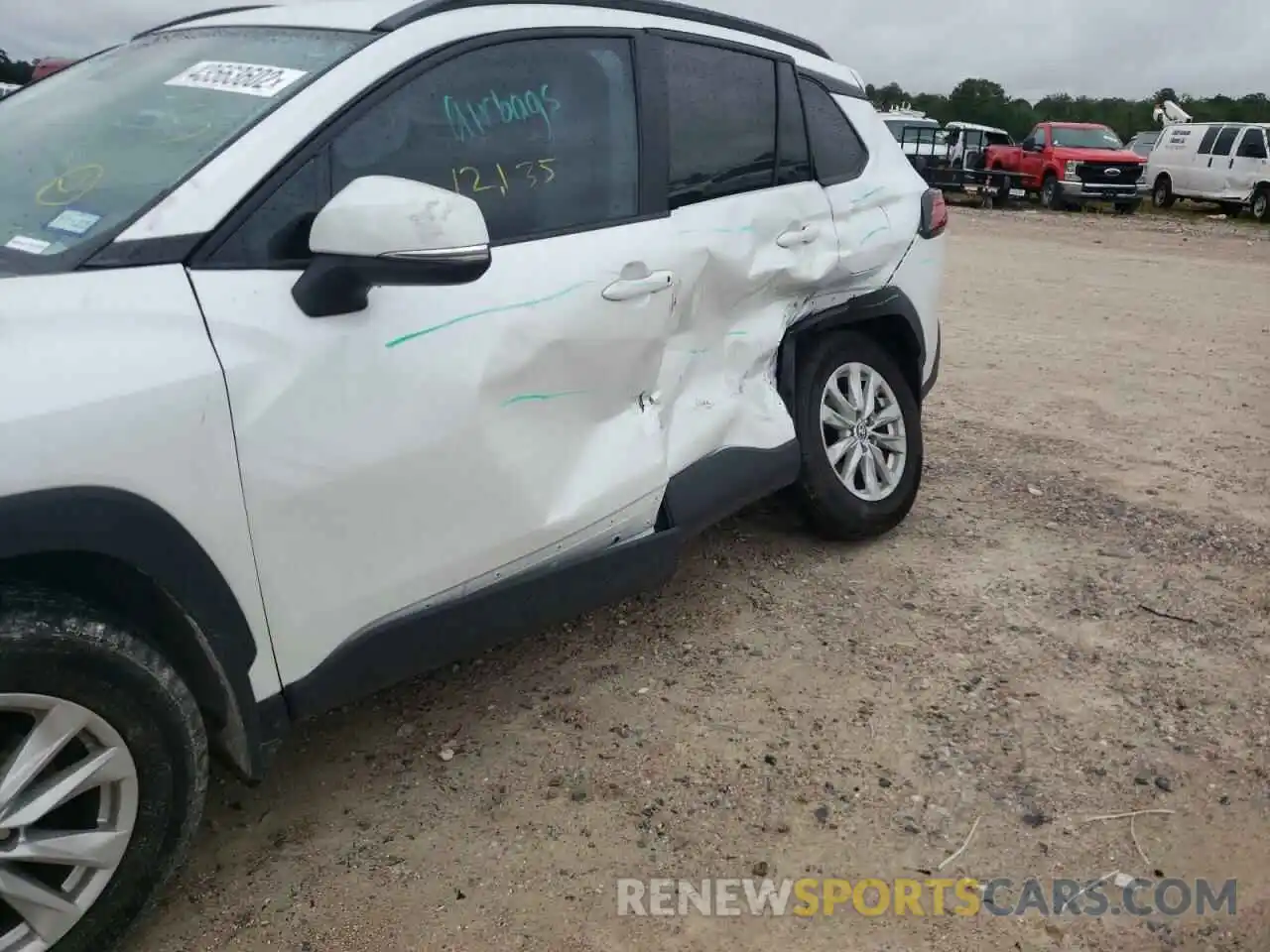 9 Photograph of a damaged car 7MUCAAAG5NV003451 TOYOTA COROLLA CR 2022