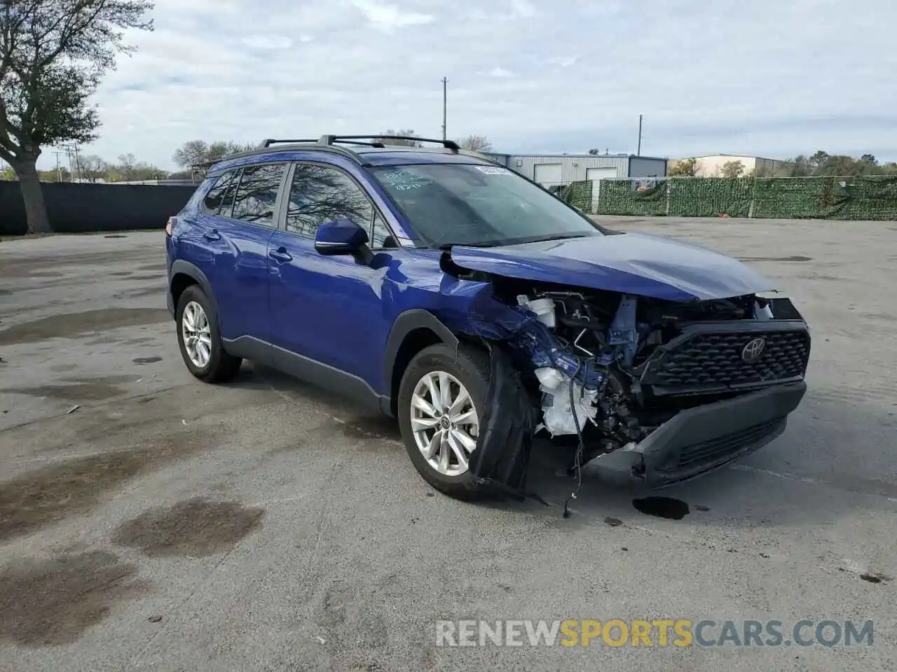 4 Photograph of a damaged car 7MUCAABG7NV005846 TOYOTA COROLLA CR 2022