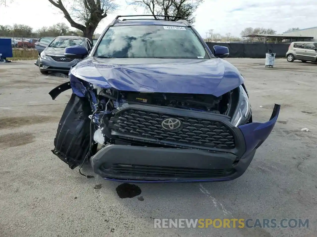 5 Photograph of a damaged car 7MUCAABG7NV005846 TOYOTA COROLLA CR 2022