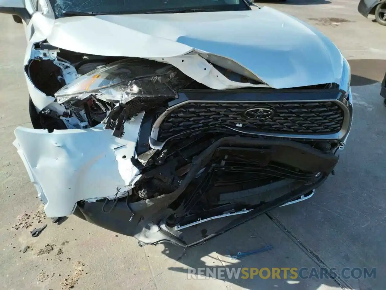 9 Photograph of a damaged car 7MUDAAAG1NV002821 TOYOTA COROLLA CR 2022