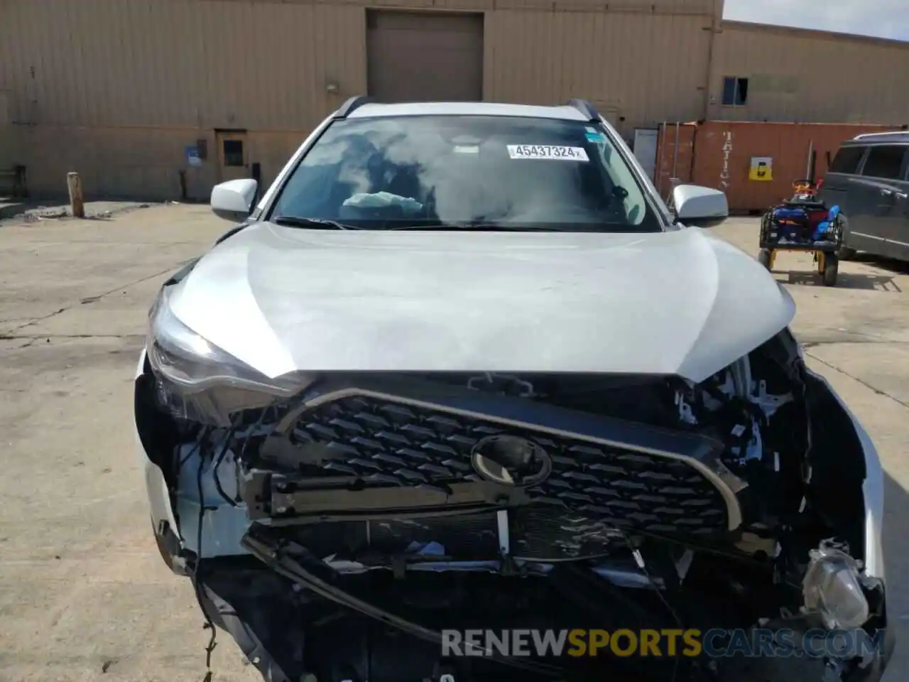 5 Photograph of a damaged car 7MUDAAAG3PV043549 TOYOTA COROLLA CR 2023