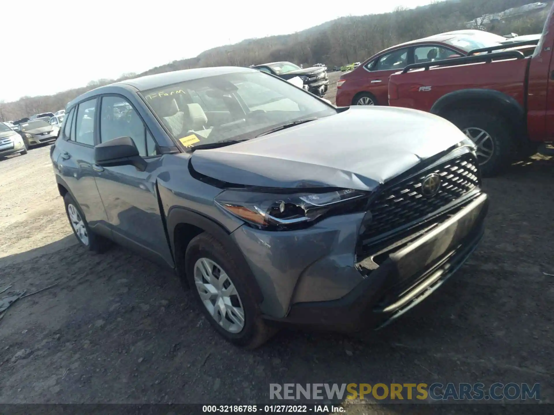 1 Photograph of a damaged car 7MUAAAAG5NV001528 TOYOTA COROLLA CROSS 2022