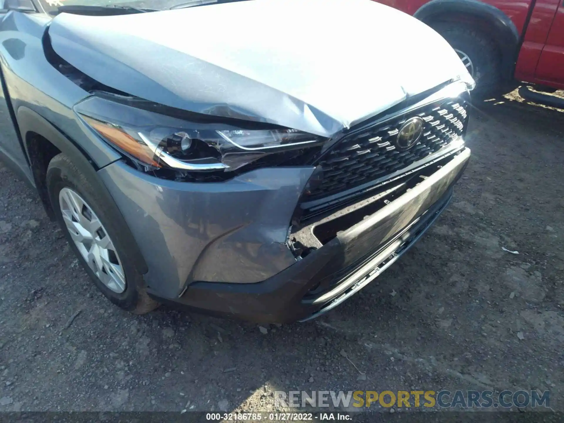 6 Photograph of a damaged car 7MUAAAAG5NV001528 TOYOTA COROLLA CROSS 2022