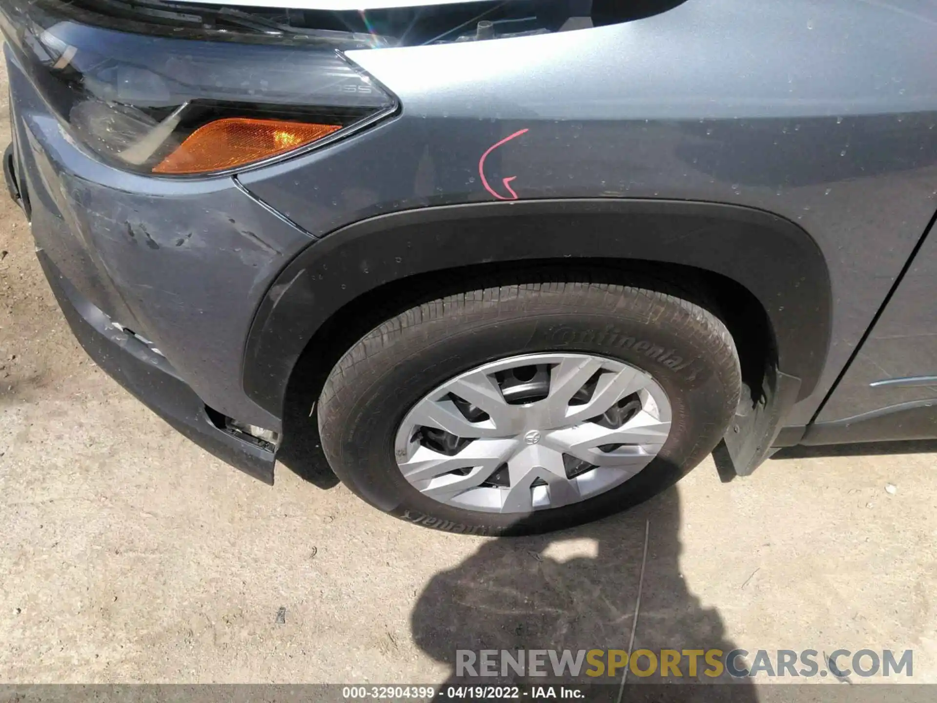 12 Photograph of a damaged car 7MUAAAAG5NV010276 TOYOTA COROLLA CROSS 2022