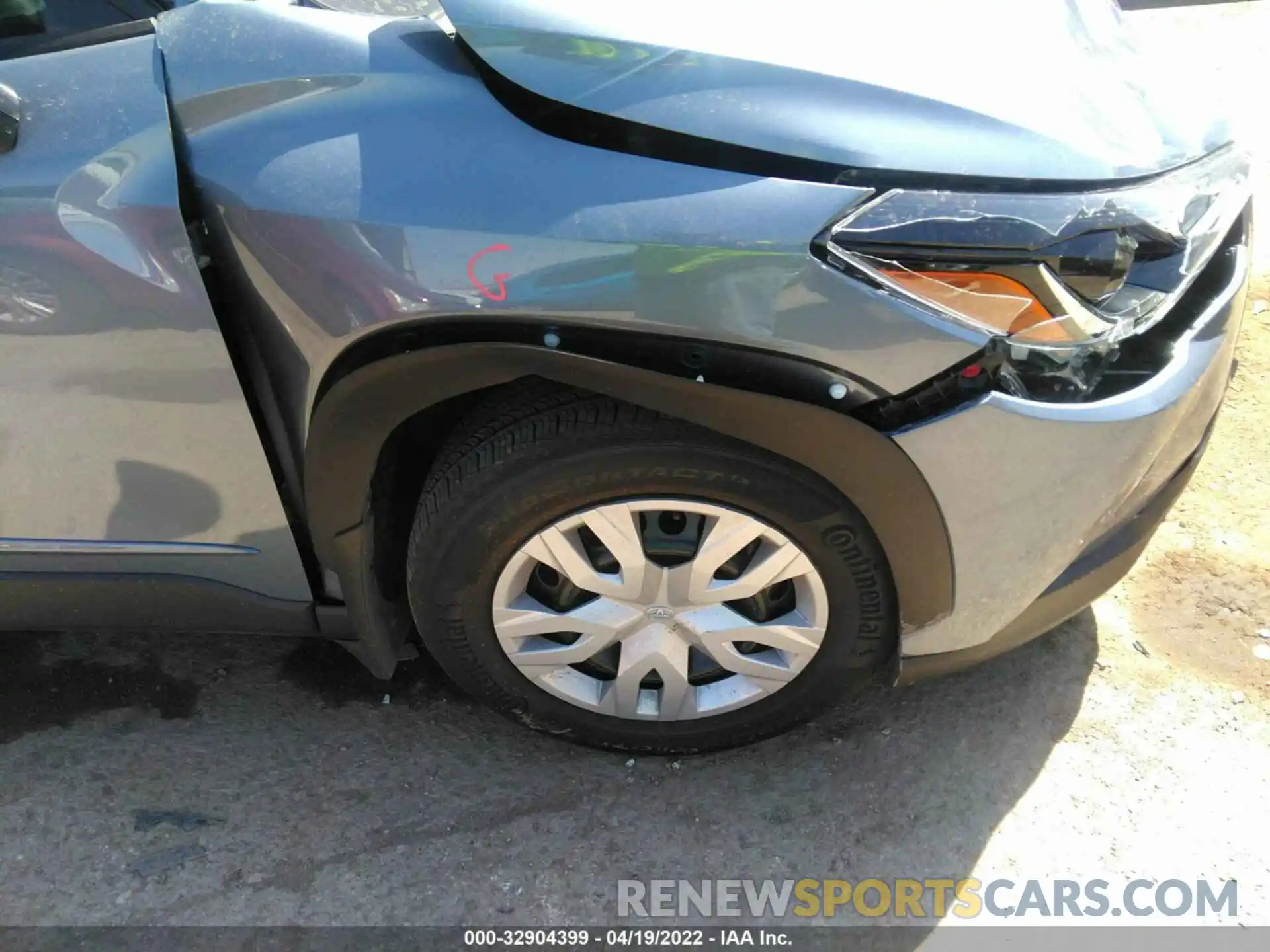 14 Photograph of a damaged car 7MUAAAAG5NV010276 TOYOTA COROLLA CROSS 2022