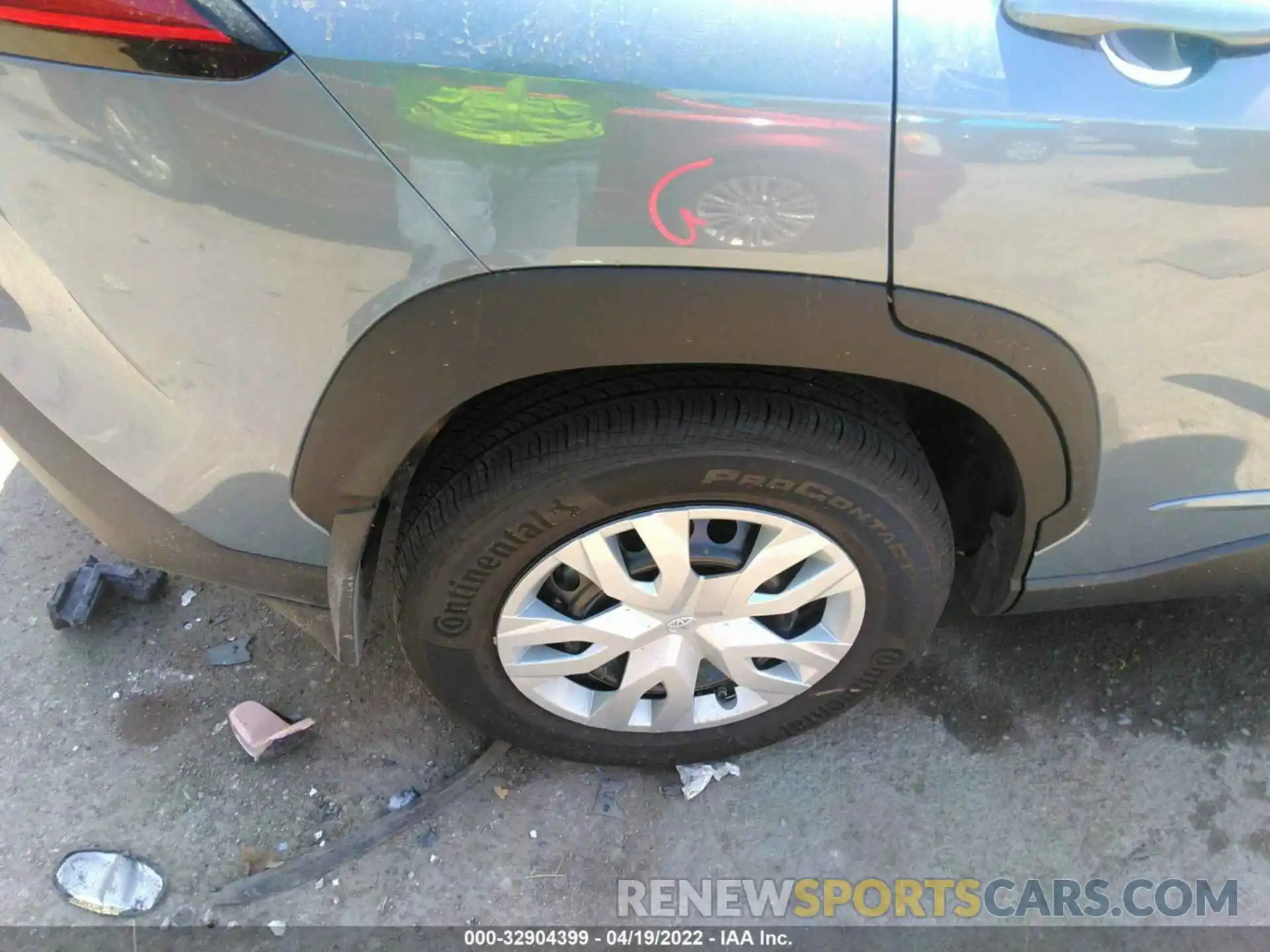 15 Photograph of a damaged car 7MUAAAAG5NV010276 TOYOTA COROLLA CROSS 2022