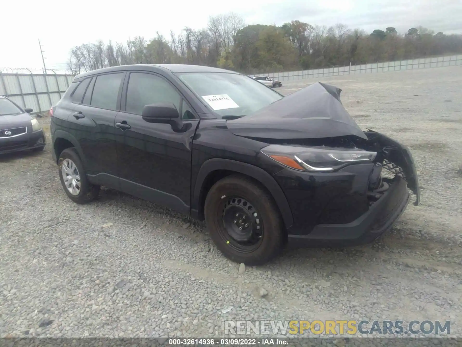 1 Photograph of a damaged car 7MUAAAAG6NV005216 TOYOTA COROLLA CROSS 2022