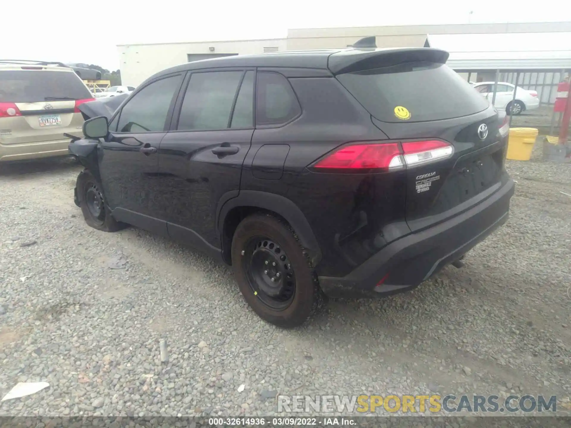 3 Photograph of a damaged car 7MUAAAAG6NV005216 TOYOTA COROLLA CROSS 2022