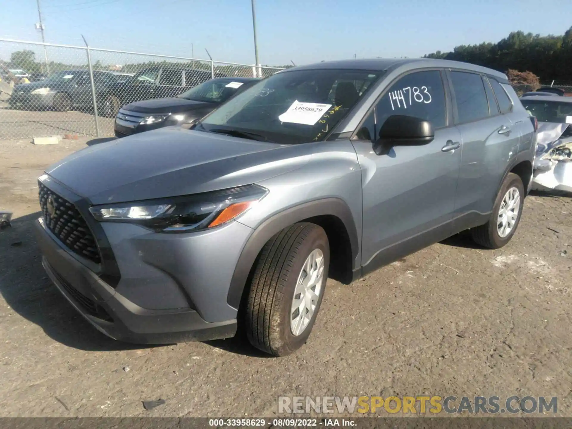 2 Photograph of a damaged car 7MUAAABG6NV006882 TOYOTA COROLLA CROSS 2022