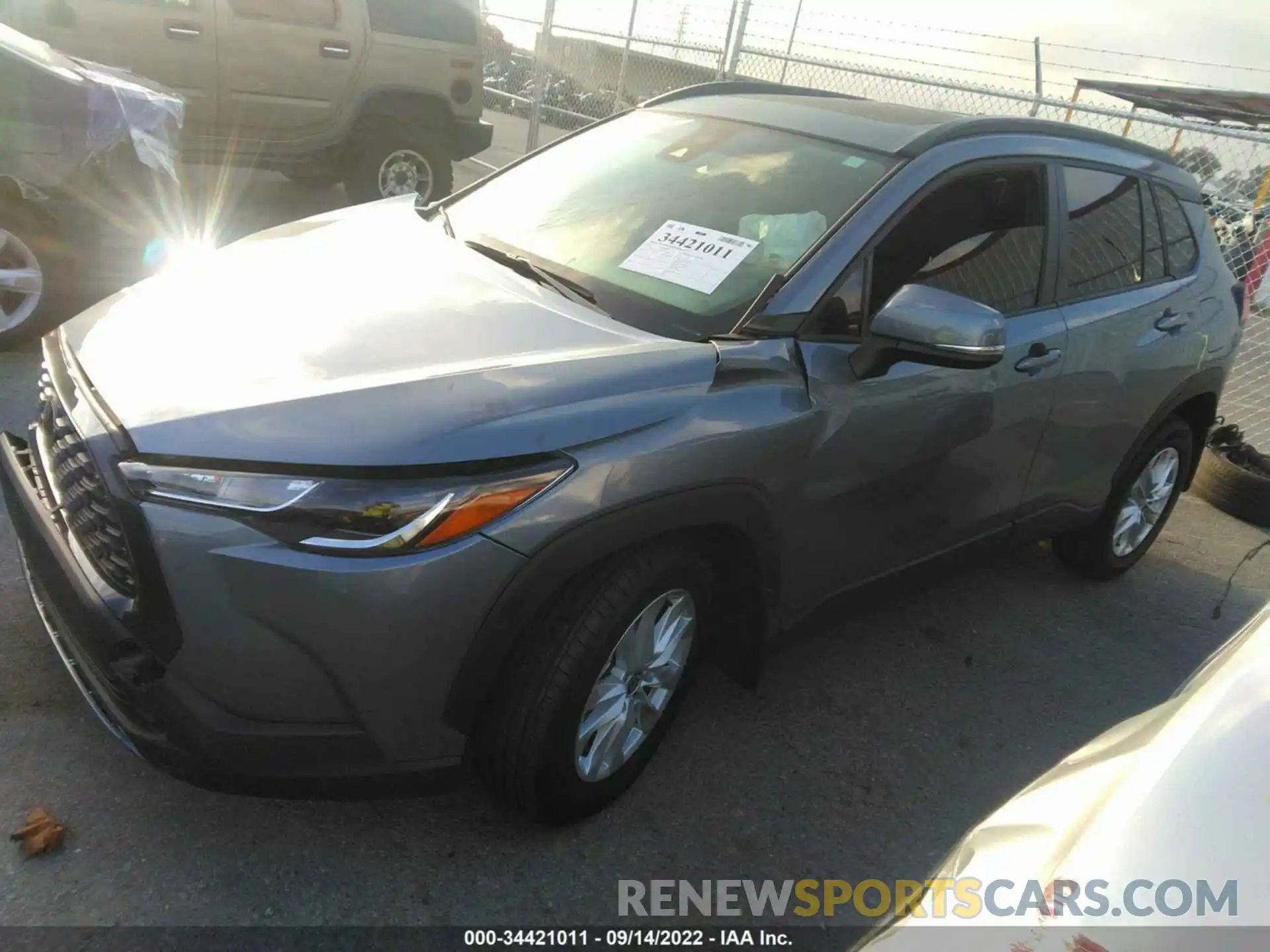 2 Photograph of a damaged car 7MUBAAAG5NV007429 TOYOTA COROLLA CROSS 2022