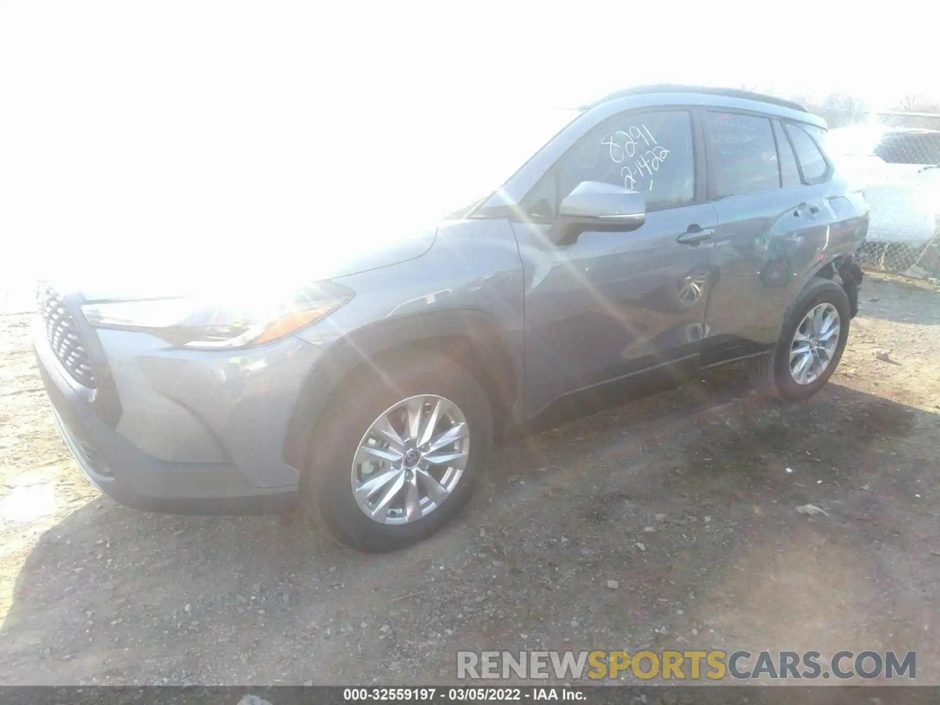 2 Photograph of a damaged car 7MUBAAAG7NV008291 TOYOTA COROLLA CROSS 2022