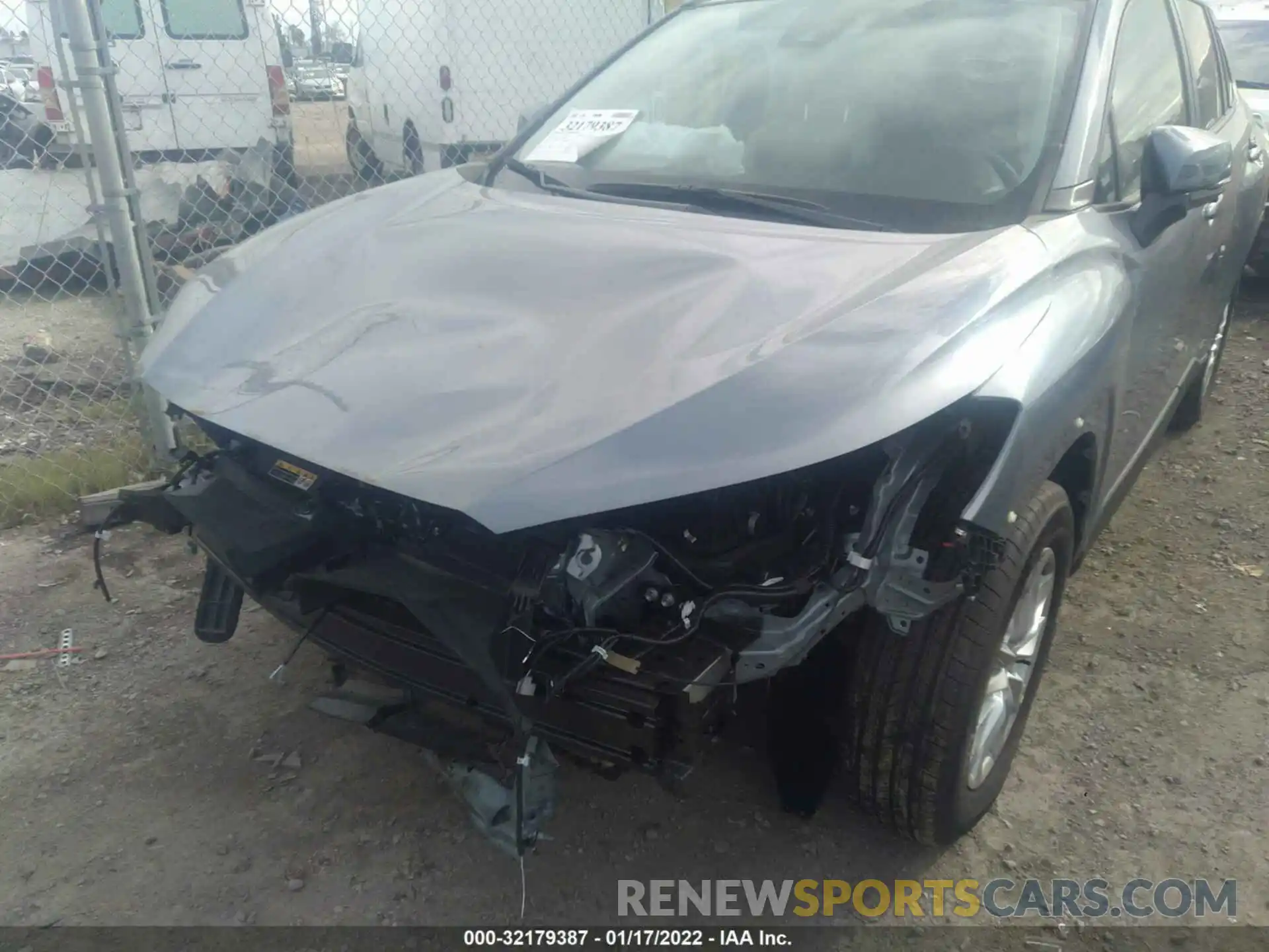 6 Photograph of a damaged car 7MUBAAAGXNV003263 TOYOTA COROLLA CROSS 2022