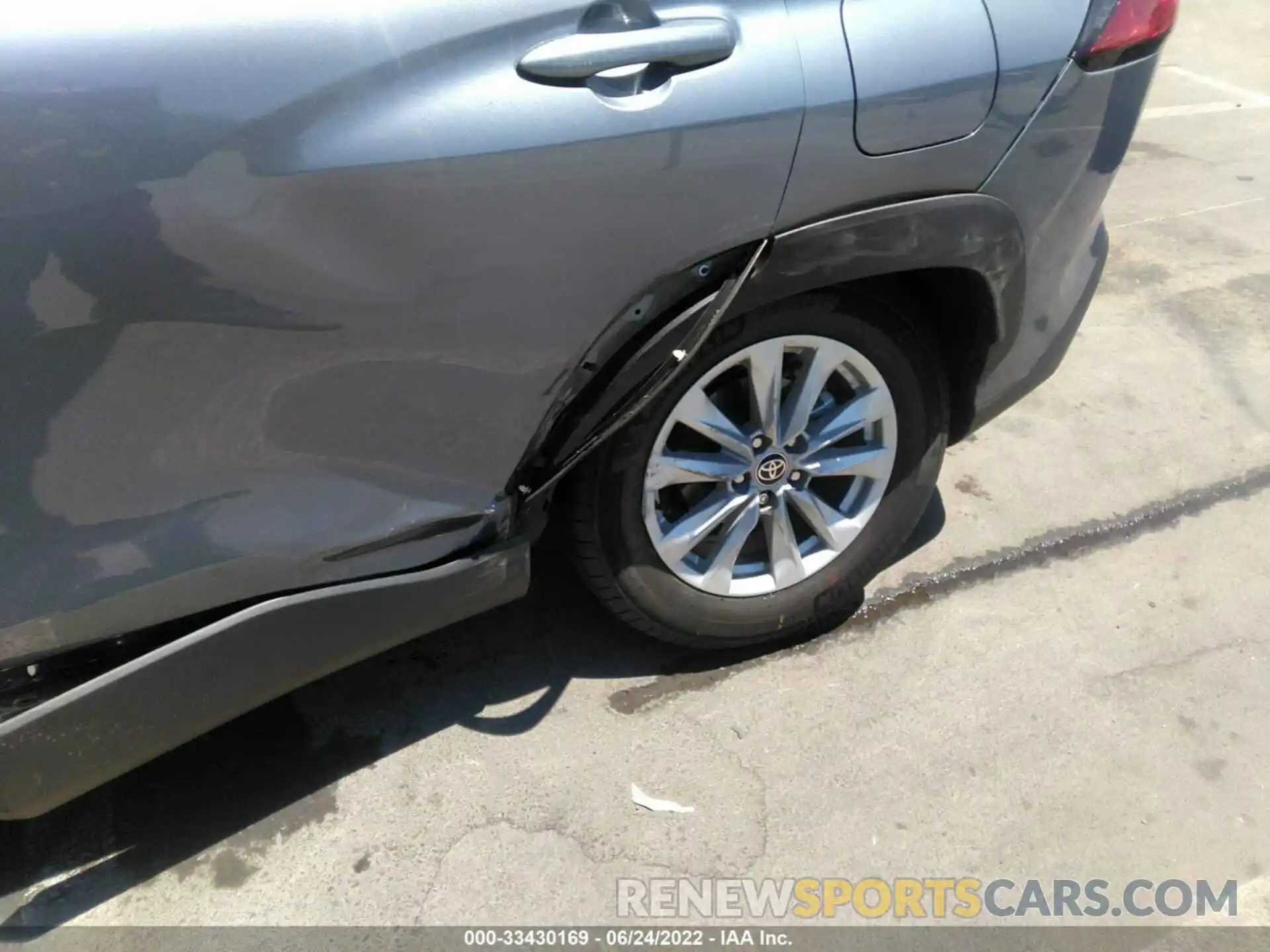 6 Photograph of a damaged car 7MUCAAAG0NV014700 TOYOTA COROLLA CROSS 2022