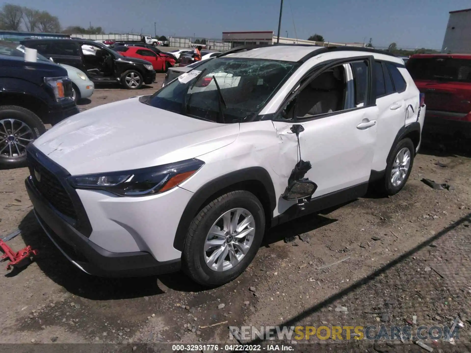 2 Photograph of a damaged car 7MUCAAAG1NV004208 TOYOTA COROLLA CROSS 2022