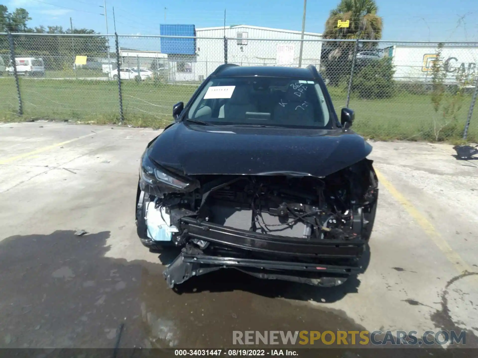 6 Photograph of a damaged car 7MUCAAAG2NV008624 TOYOTA COROLLA CROSS 2022