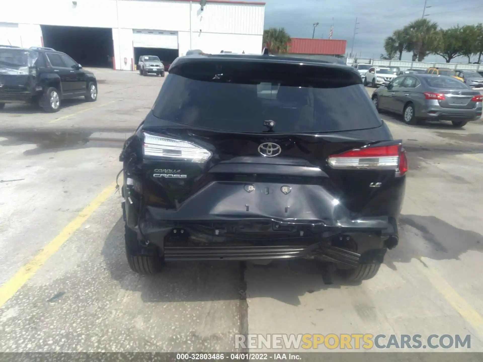 6 Photograph of a damaged car 7MUCAAAG2NV008641 TOYOTA COROLLA CROSS 2022