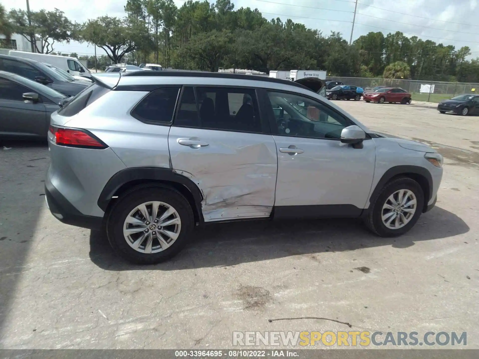 6 Photograph of a damaged car 7MUCAAAG5NV006687 TOYOTA COROLLA CROSS 2022