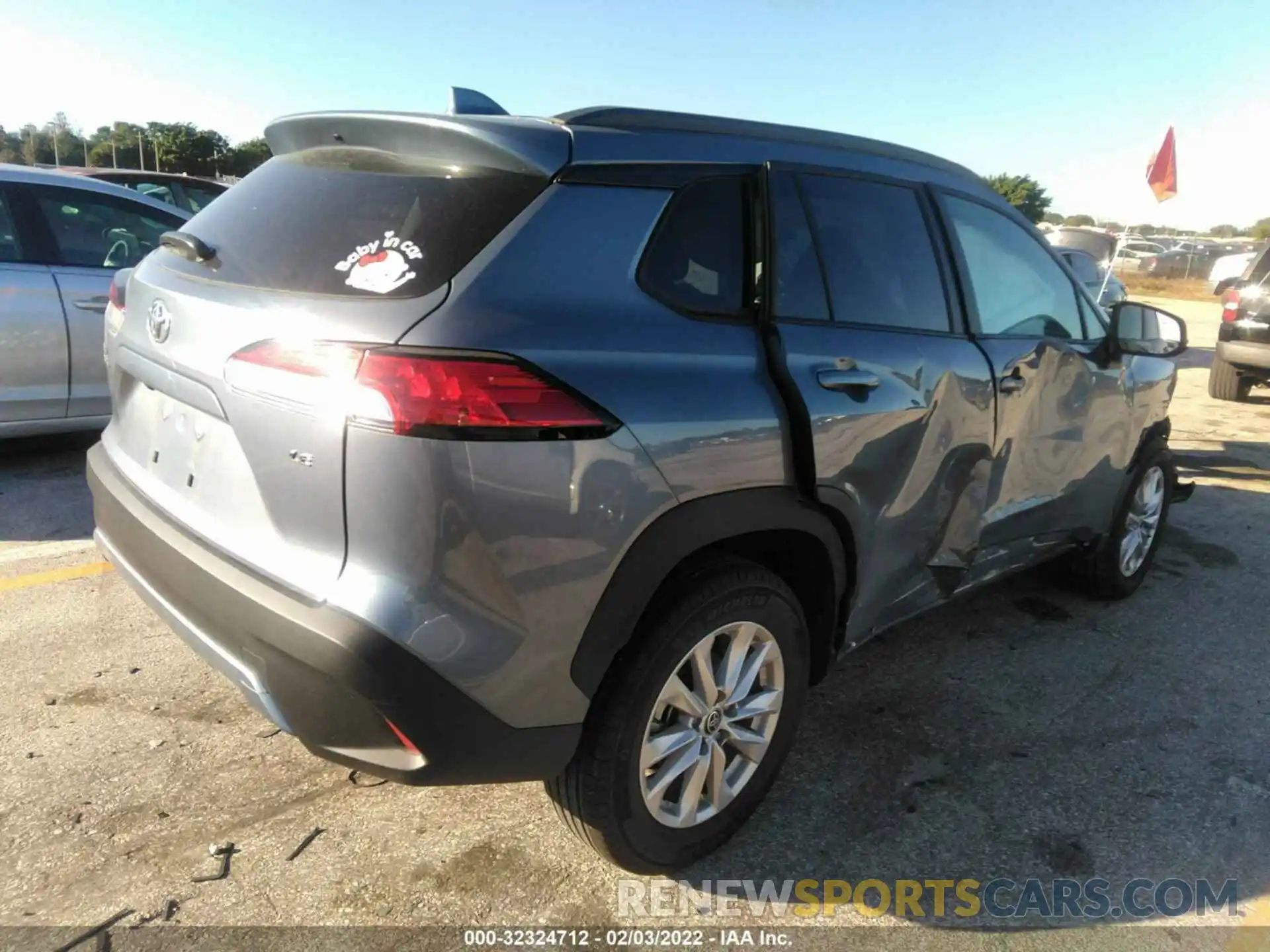 4 Photograph of a damaged car 7MUCAAAG6NV002521 TOYOTA COROLLA CROSS 2022