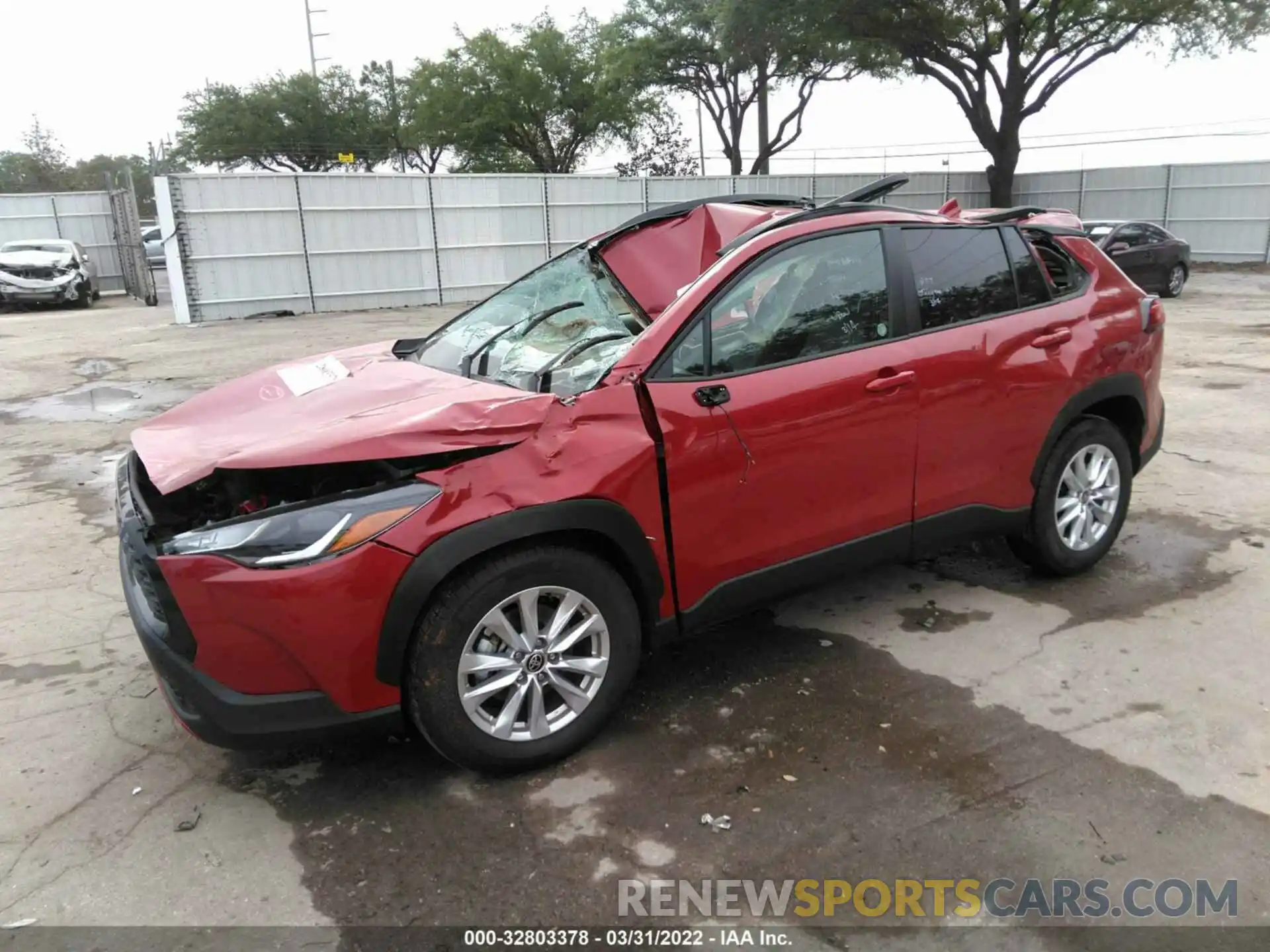 2 Photograph of a damaged car 7MUCAAAG6NV008366 TOYOTA COROLLA CROSS 2022