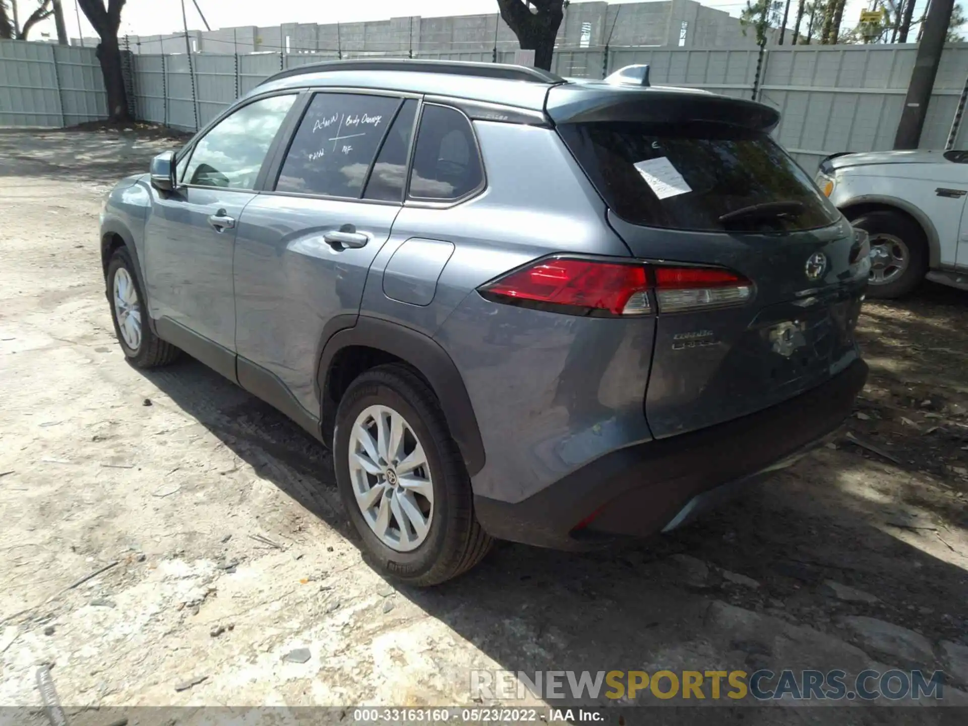 3 Photograph of a damaged car 7MUCAAAG7NV007291 TOYOTA COROLLA CROSS 2022