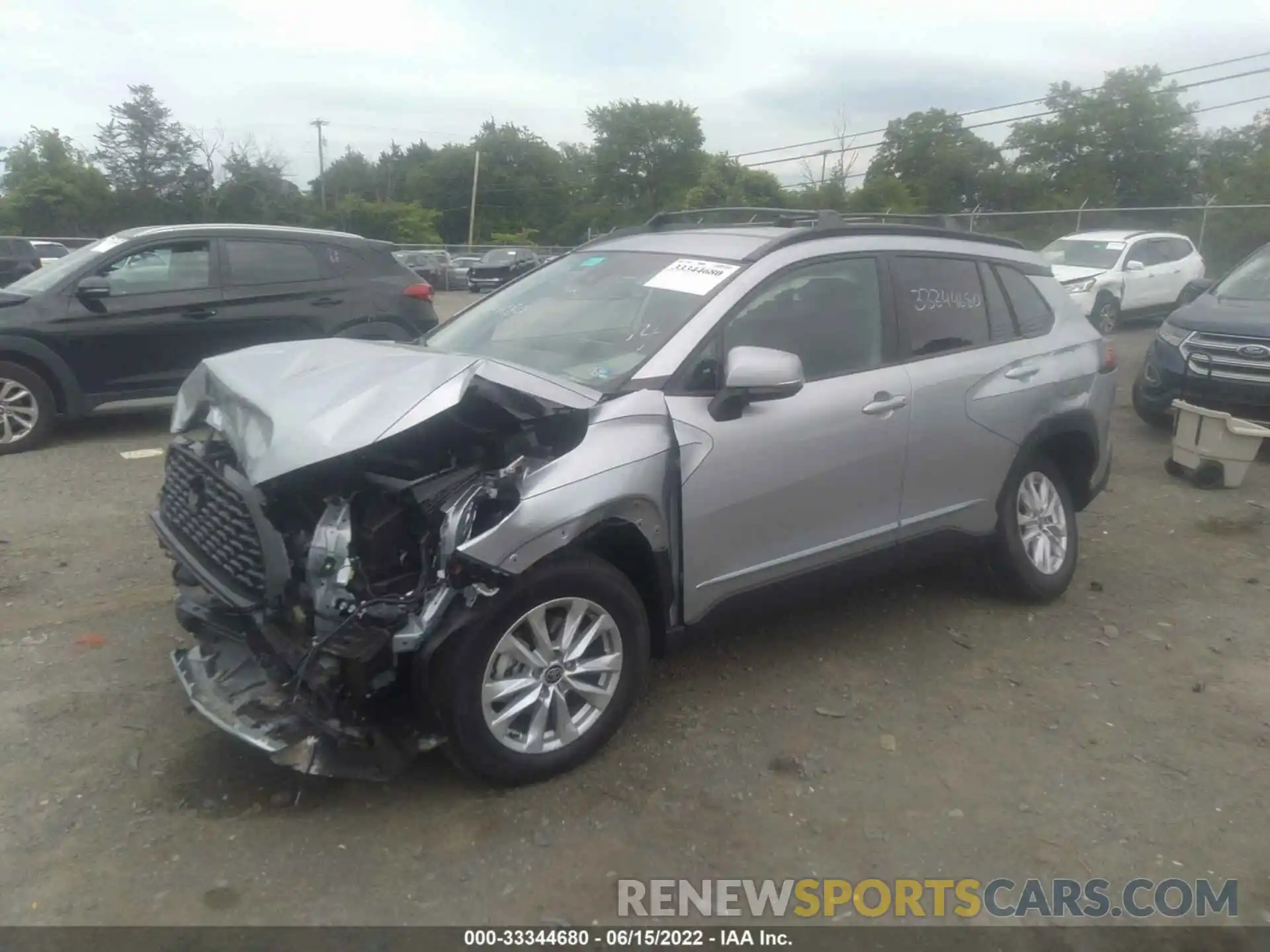 2 Photograph of a damaged car 7MUCAAAG8NV016100 TOYOTA COROLLA CROSS 2022