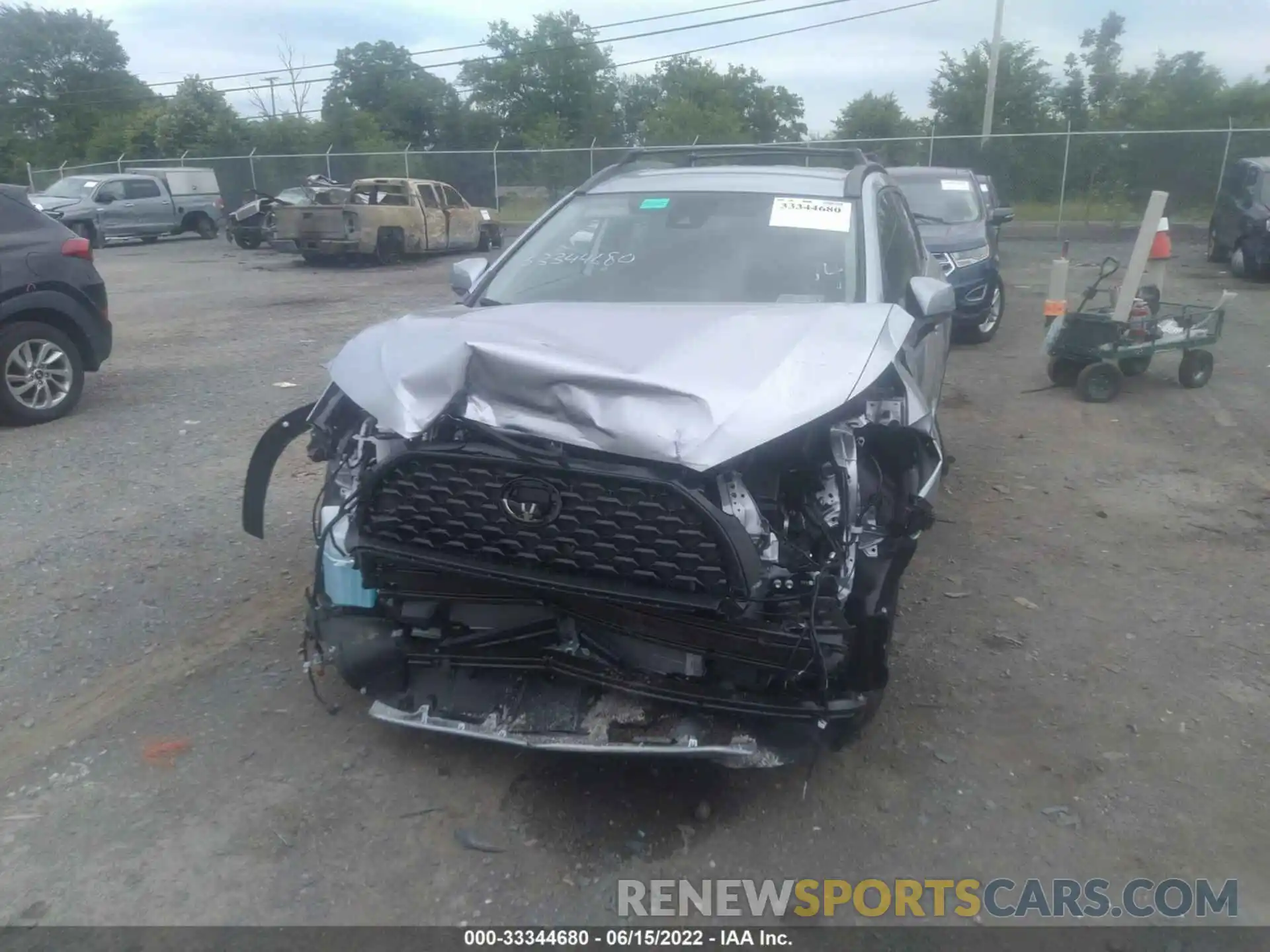 6 Photograph of a damaged car 7MUCAAAG8NV016100 TOYOTA COROLLA CROSS 2022