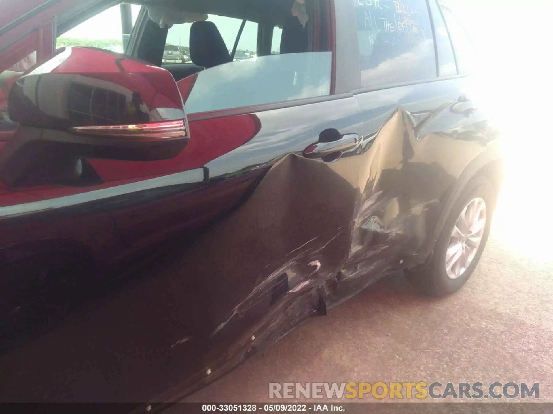 6 Photograph of a damaged car 7MUCAAAGXNV009200 TOYOTA COROLLA CROSS 2022