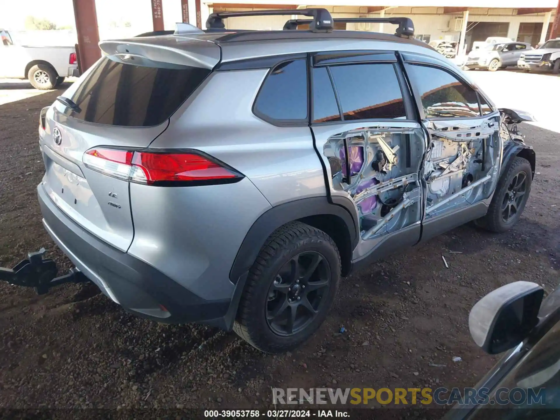 4 Photograph of a damaged car 7MUCAABG1NV006023 TOYOTA COROLLA CROSS 2022