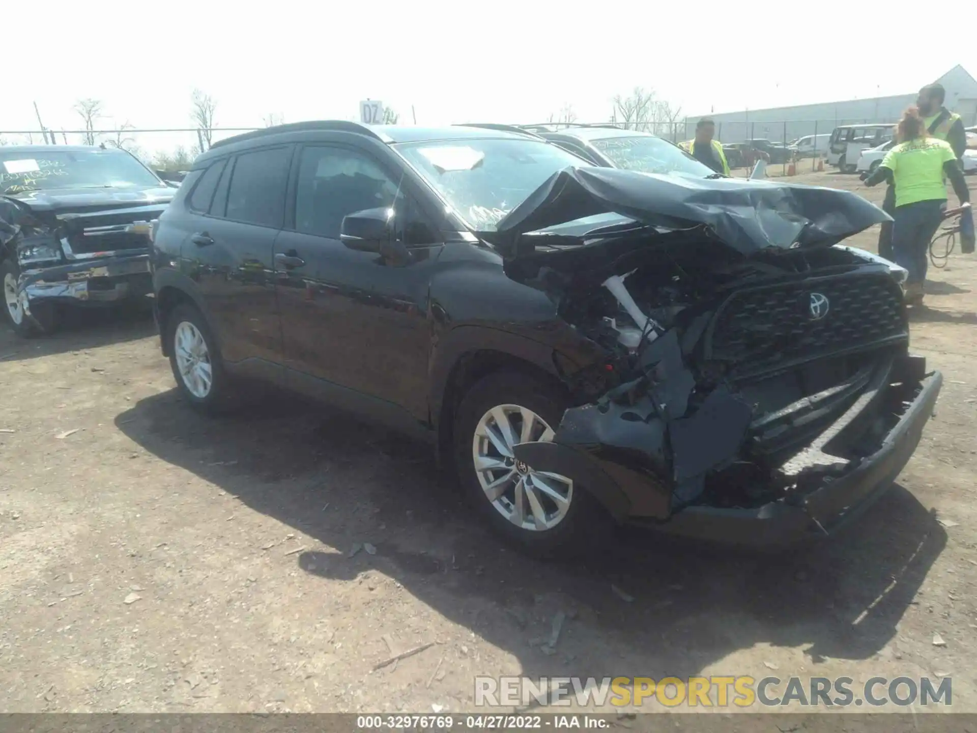 1 Photograph of a damaged car 7MUCAABG4NV004301 TOYOTA COROLLA CROSS 2022