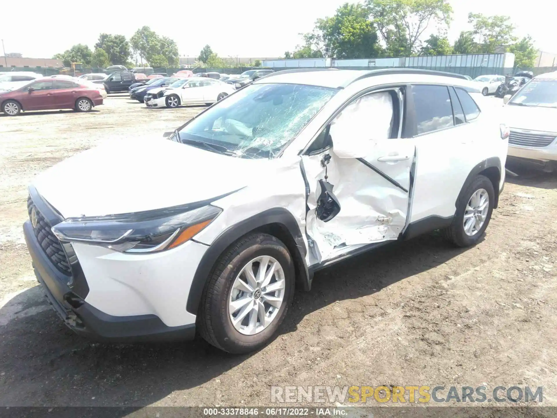 2 Photograph of a damaged car 7MUCAABG5NV015467 TOYOTA COROLLA CROSS 2022