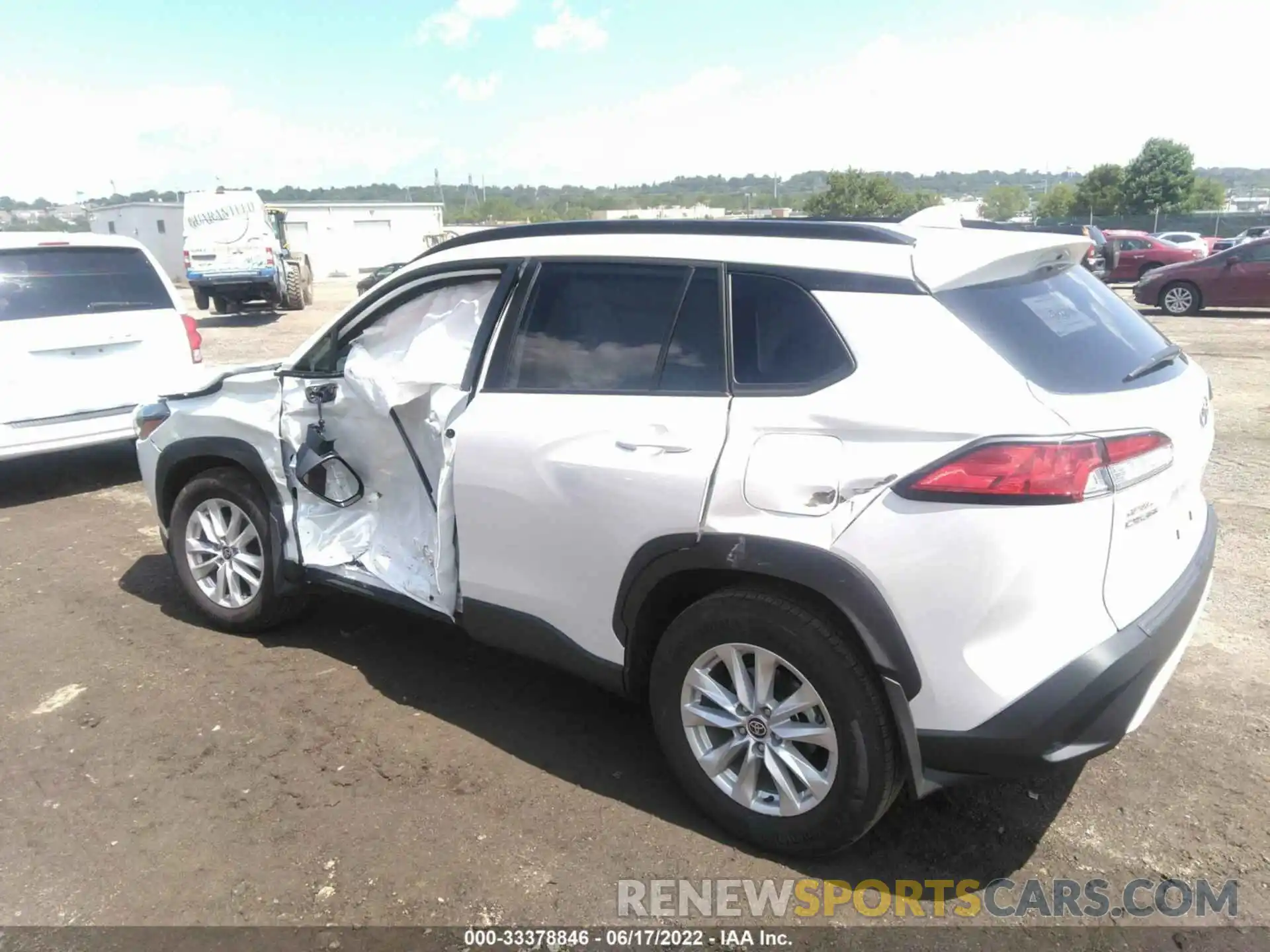 3 Photograph of a damaged car 7MUCAABG5NV015467 TOYOTA COROLLA CROSS 2022