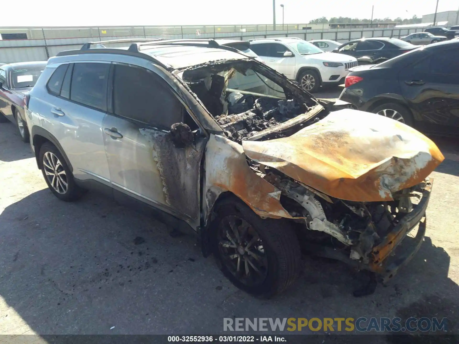 1 Photograph of a damaged car 7MUDAAAG6NV003074 TOYOTA COROLLA CROSS 2022