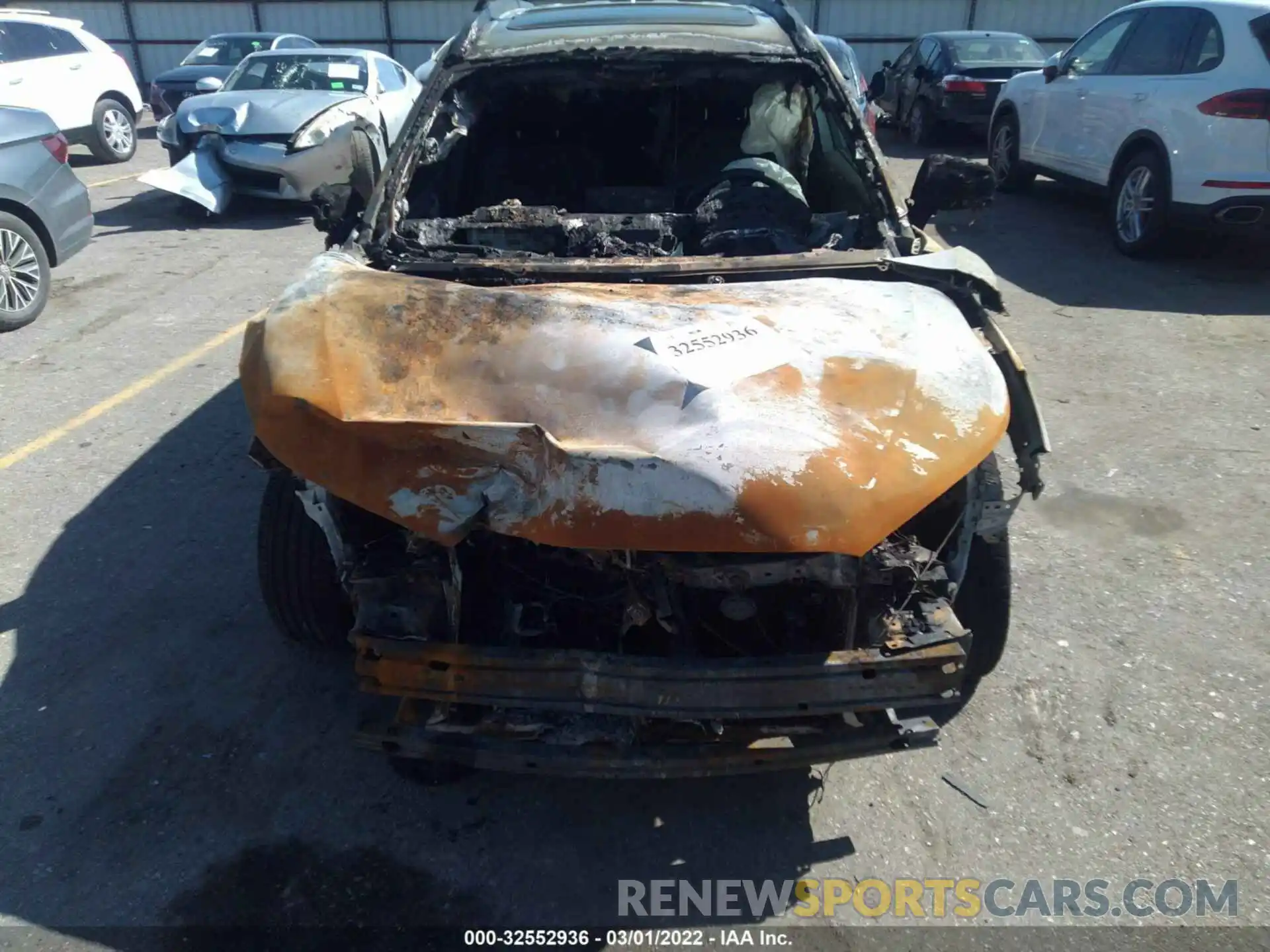 6 Photograph of a damaged car 7MUDAAAG6NV003074 TOYOTA COROLLA CROSS 2022