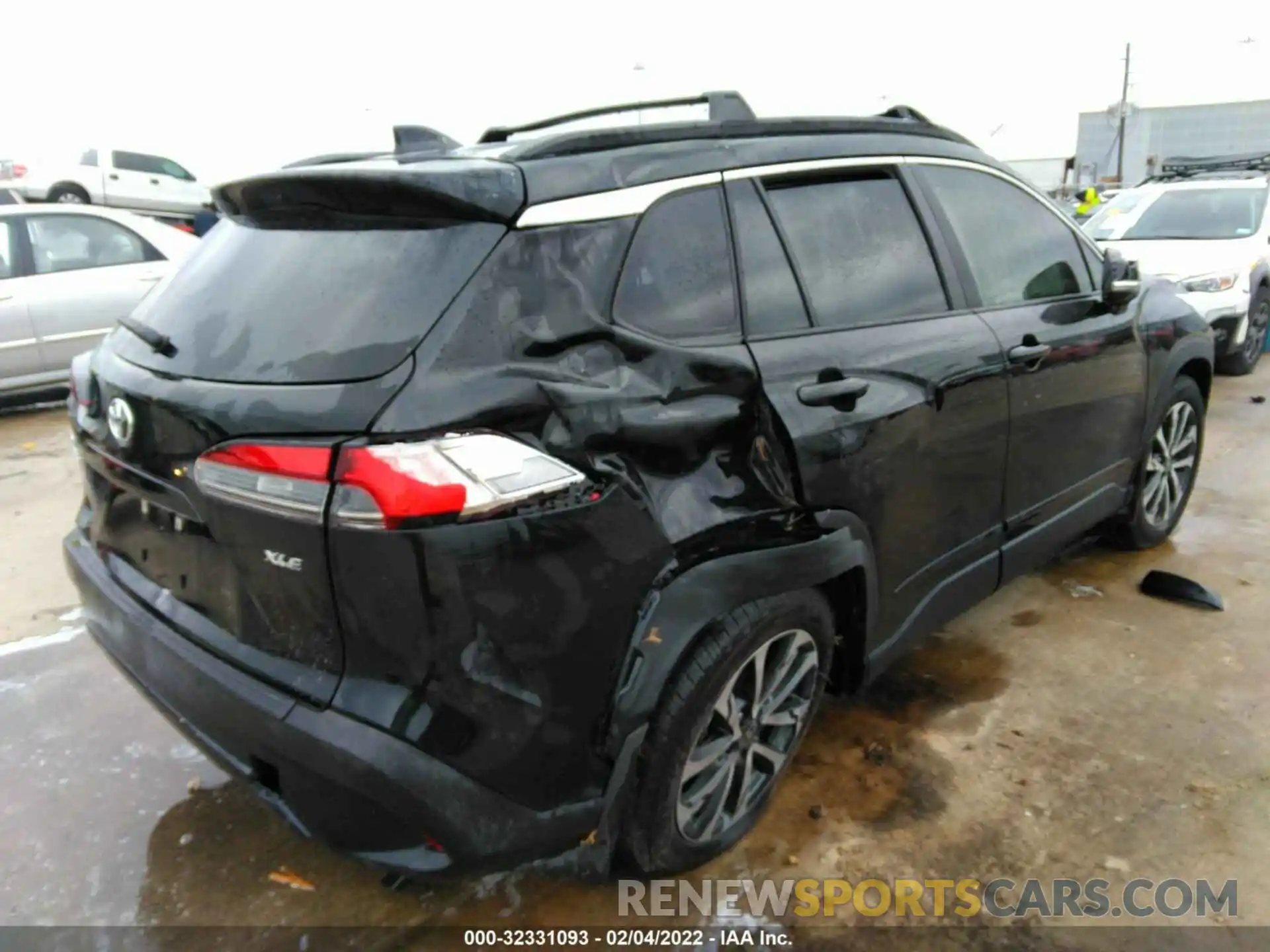 4 Photograph of a damaged car 7MUDAAAG8NV006736 TOYOTA COROLLA CROSS 2022