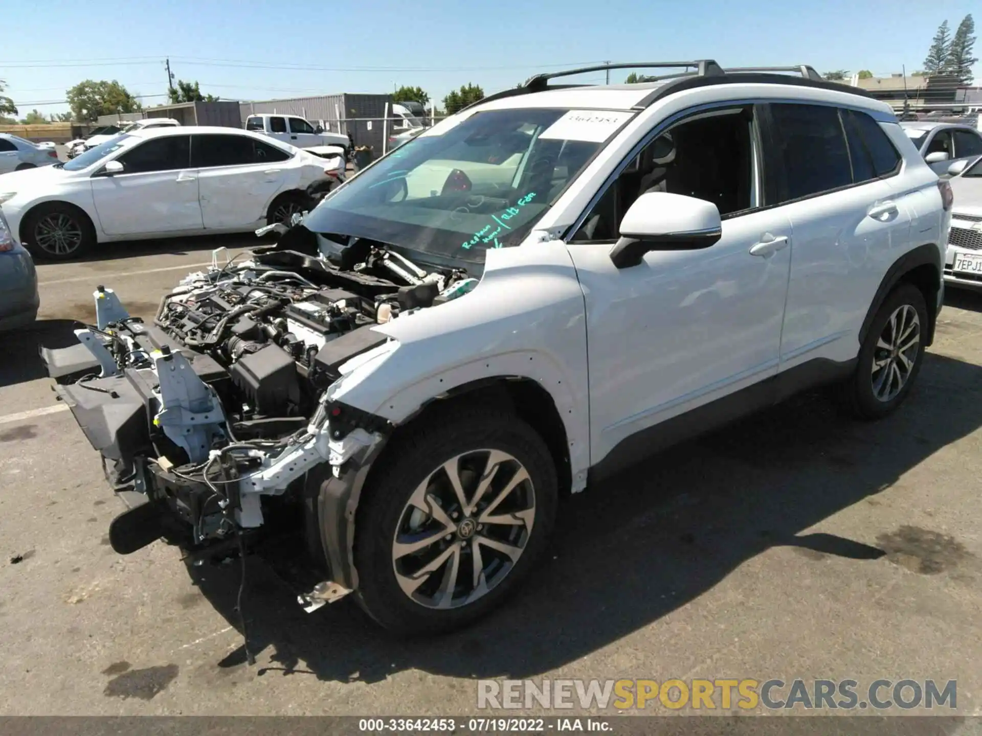 2 Photograph of a damaged car 7MUDAAAGXNV004079 TOYOTA COROLLA CROSS 2022