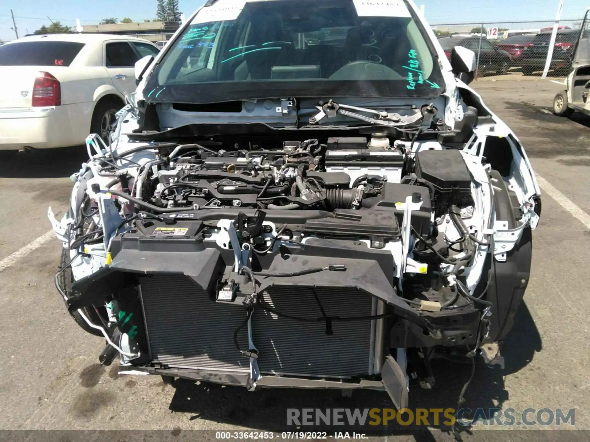 6 Photograph of a damaged car 7MUDAAAGXNV004079 TOYOTA COROLLA CROSS 2022