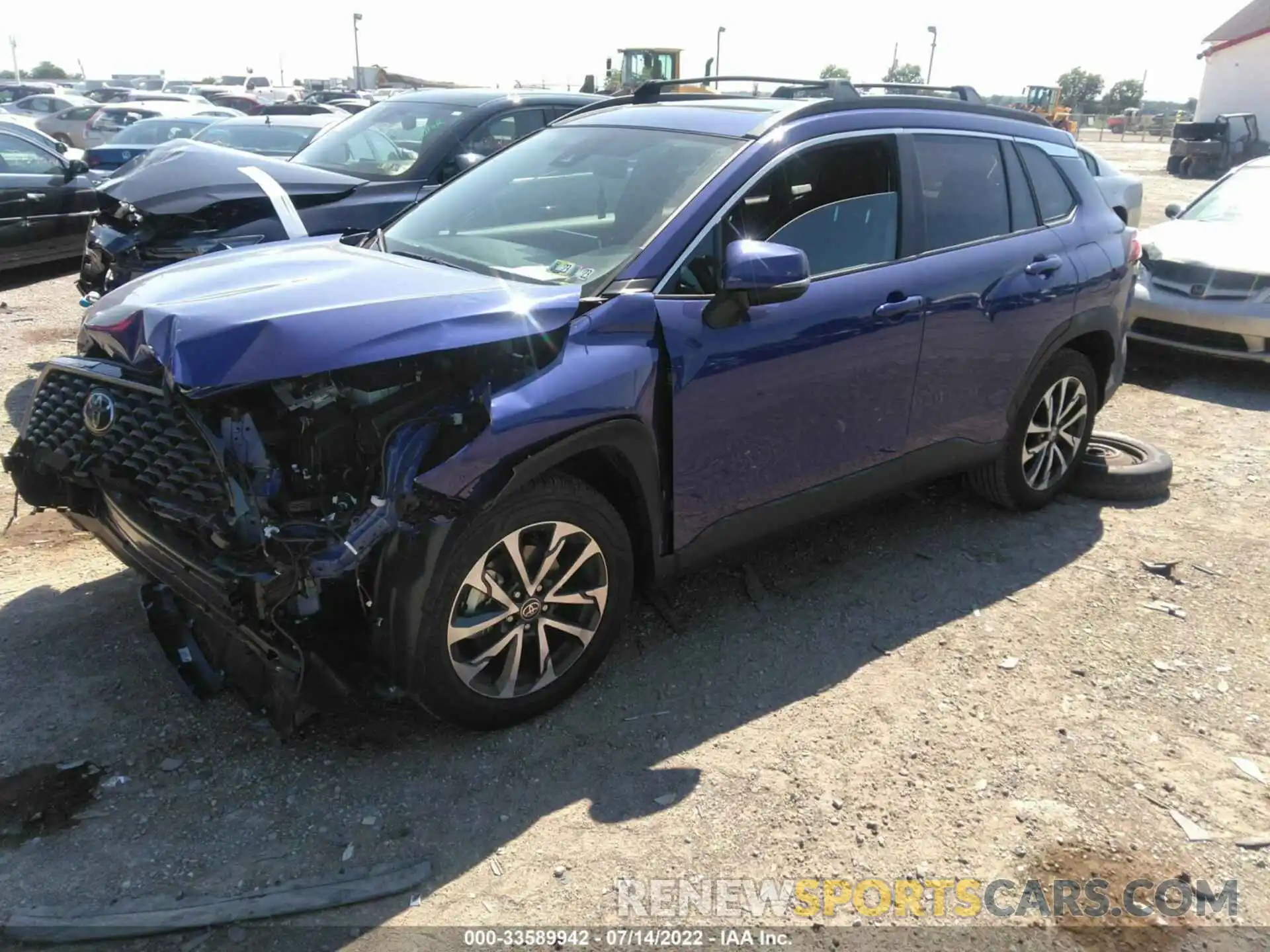 2 Photograph of a damaged car 7MUDAABG3NV017237 TOYOTA COROLLA CROSS 2022