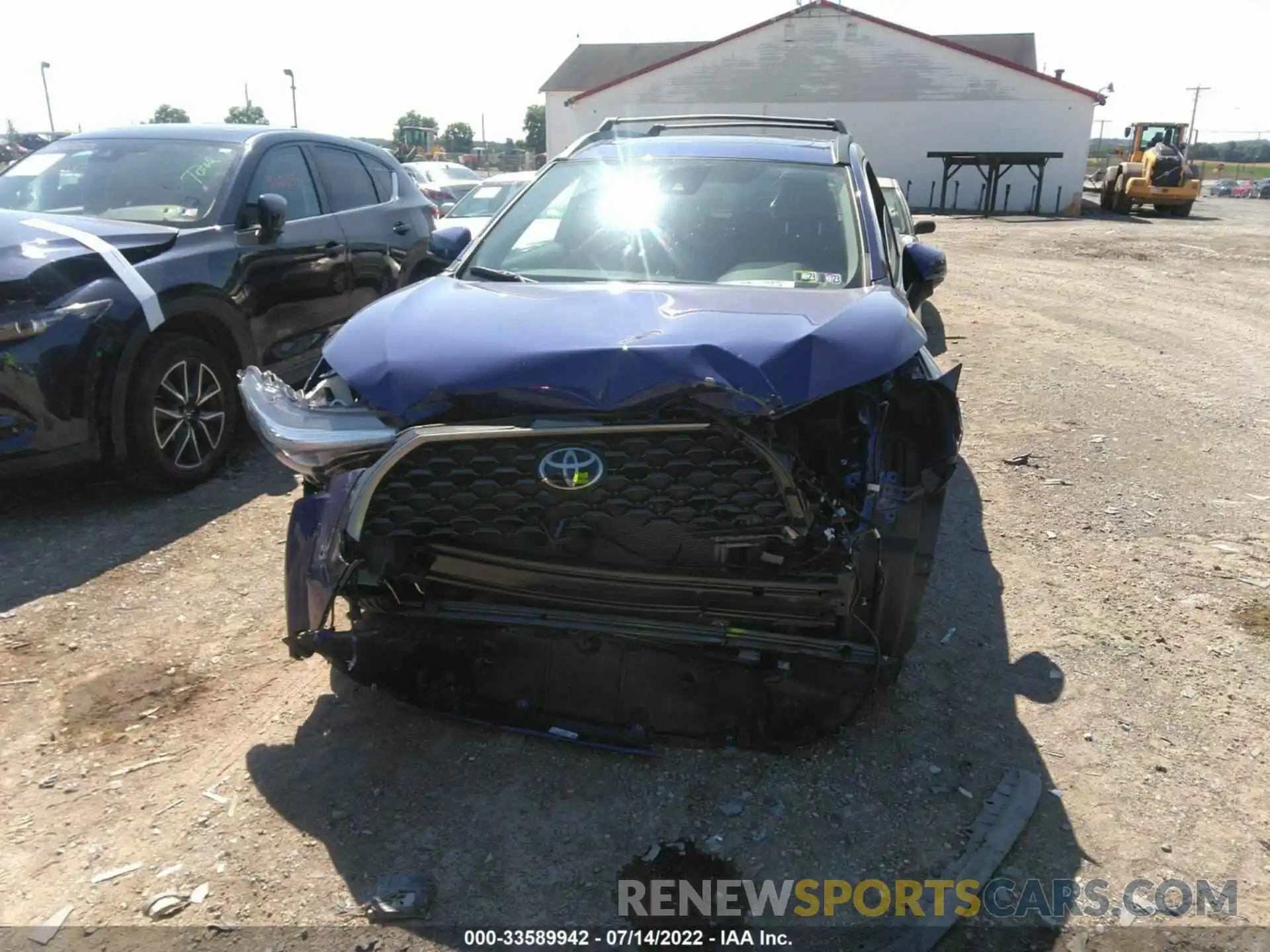 6 Photograph of a damaged car 7MUDAABG3NV017237 TOYOTA COROLLA CROSS 2022