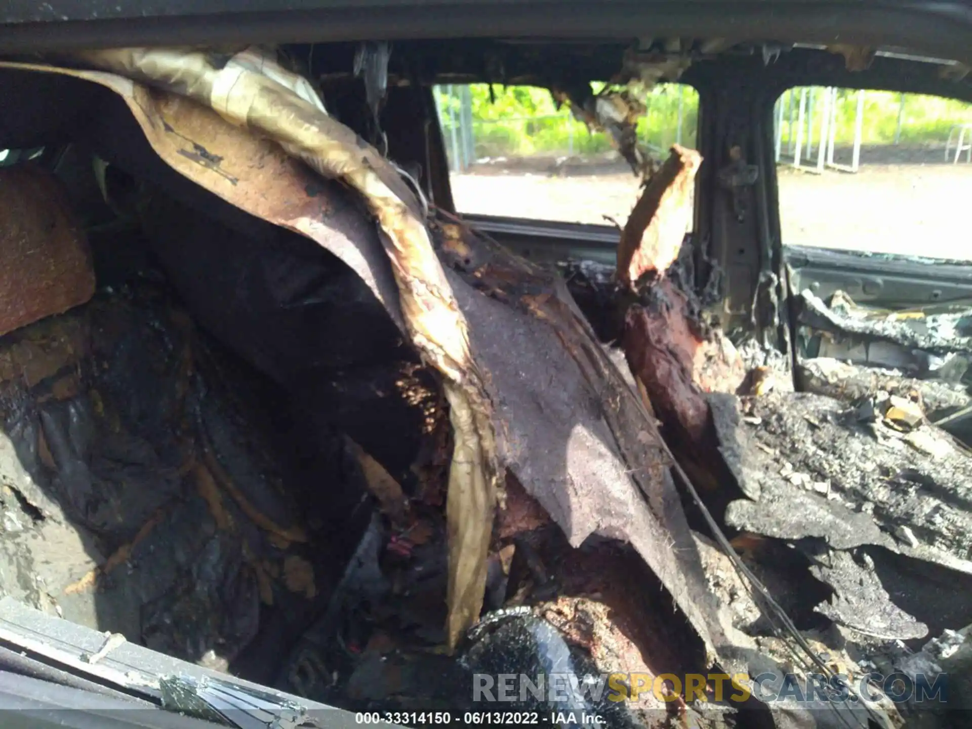 8 Photograph of a damaged car 7MUDAABG6NV013151 TOYOTA COROLLA CROSS 2022