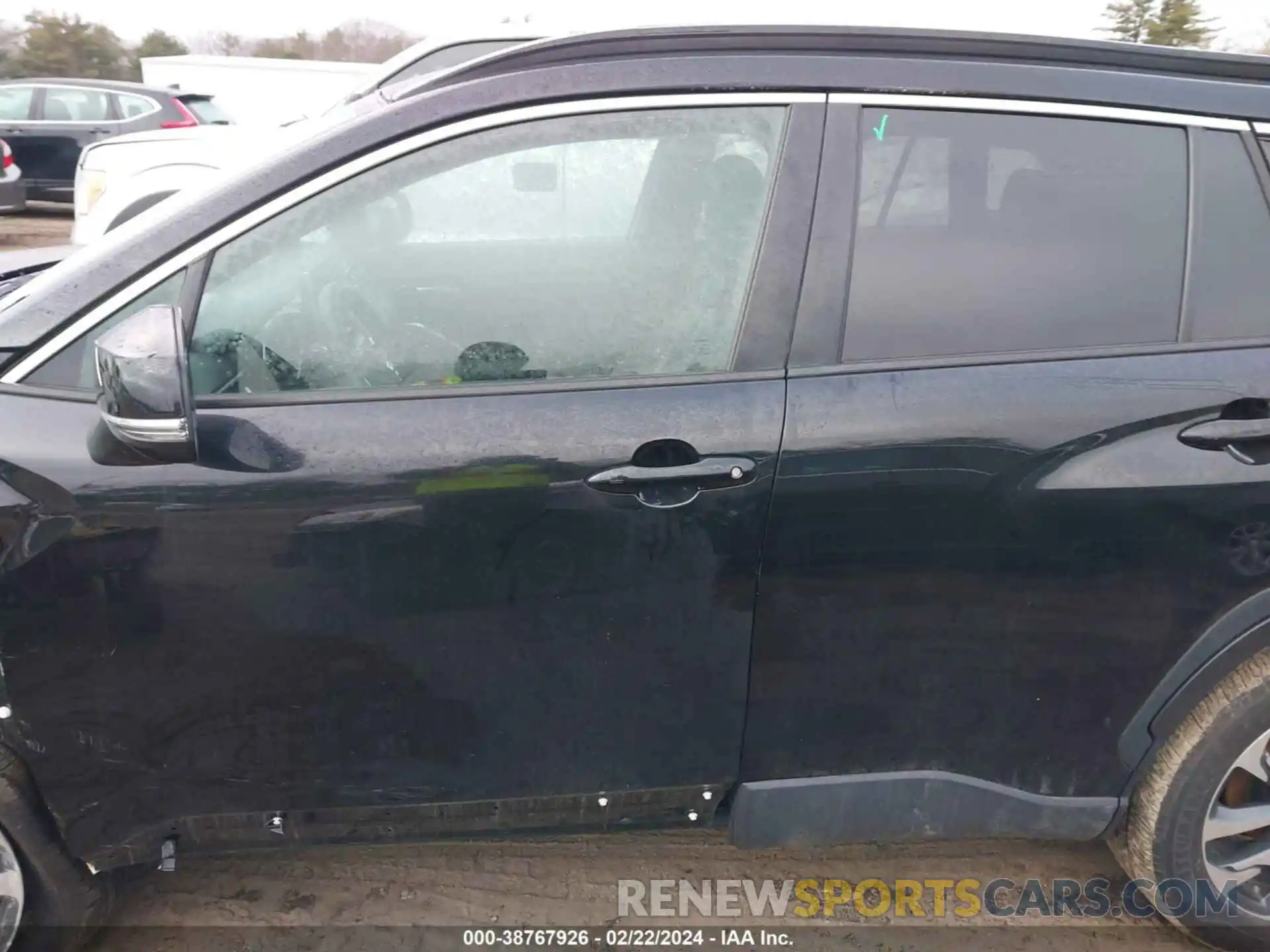 14 Photograph of a damaged car 7MUDAABG7NV040388 TOYOTA COROLLA CROSS 2022