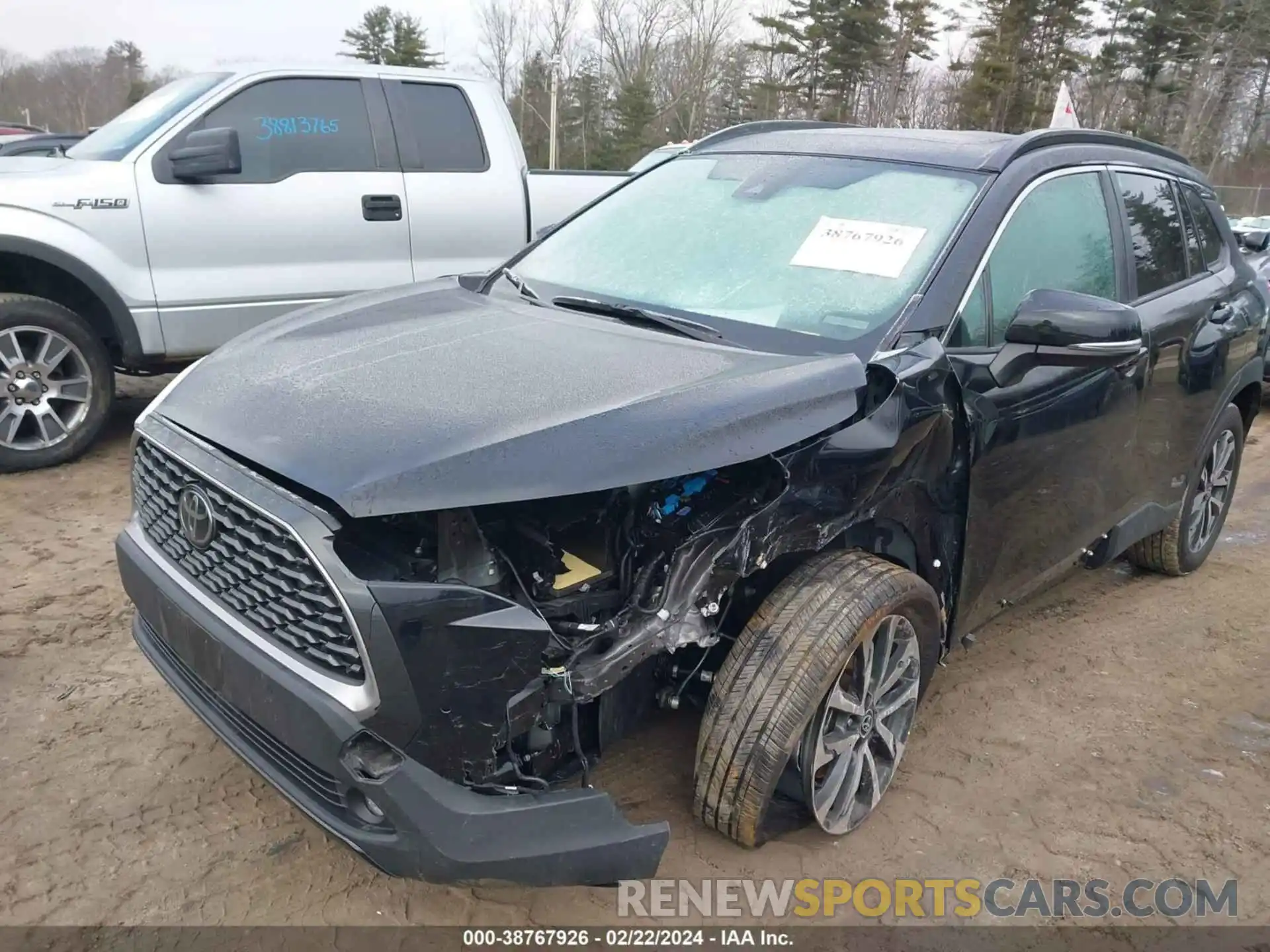 6 Photograph of a damaged car 7MUDAABG7NV040388 TOYOTA COROLLA CROSS 2022